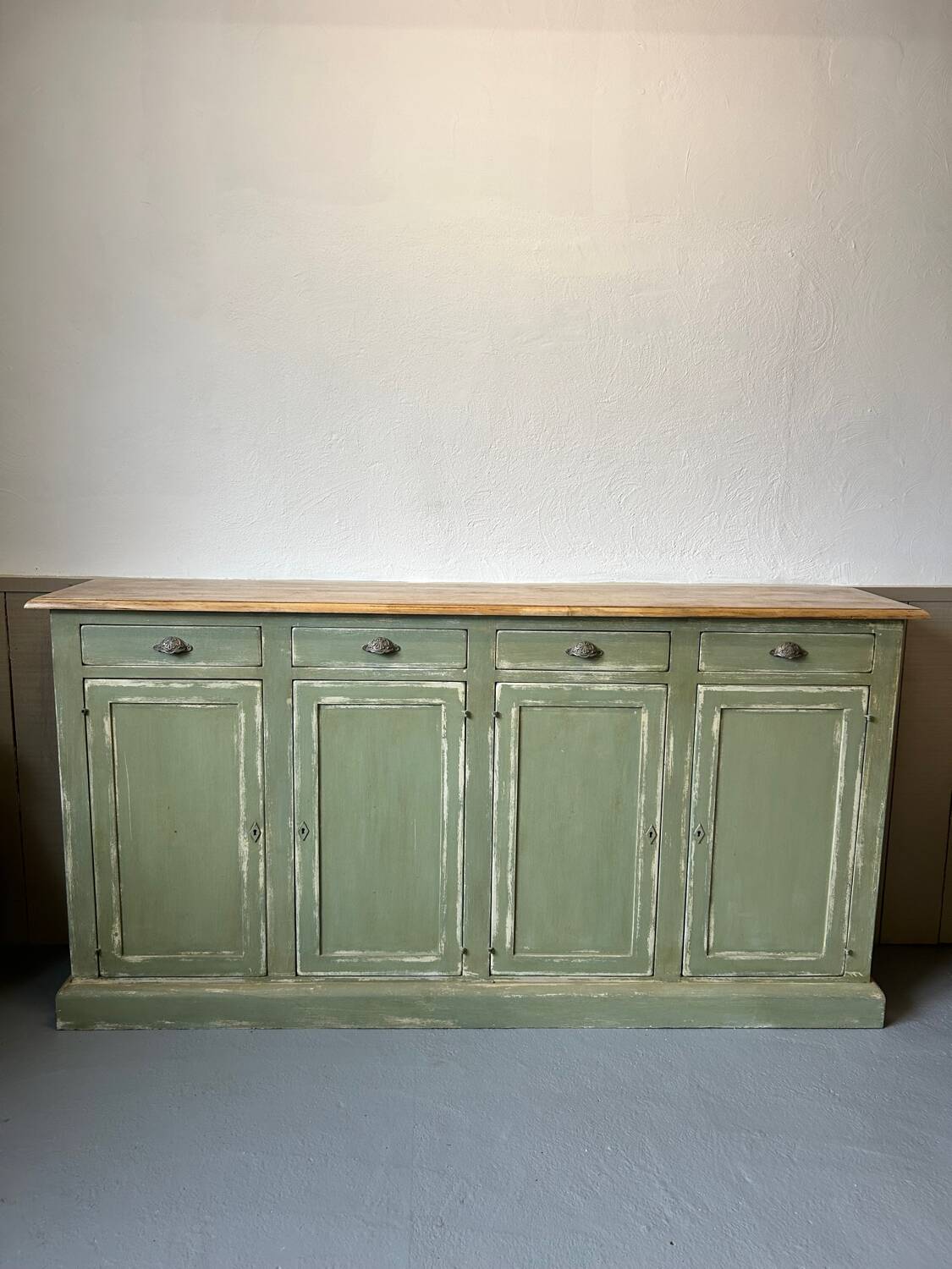 Antique green patinated grand buffet – 4 doors & 4 drawers – Wooden top