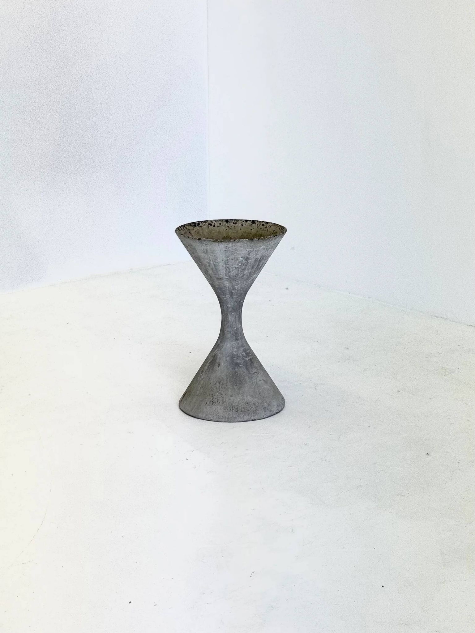Diabolo planteur par Willy Guhl
