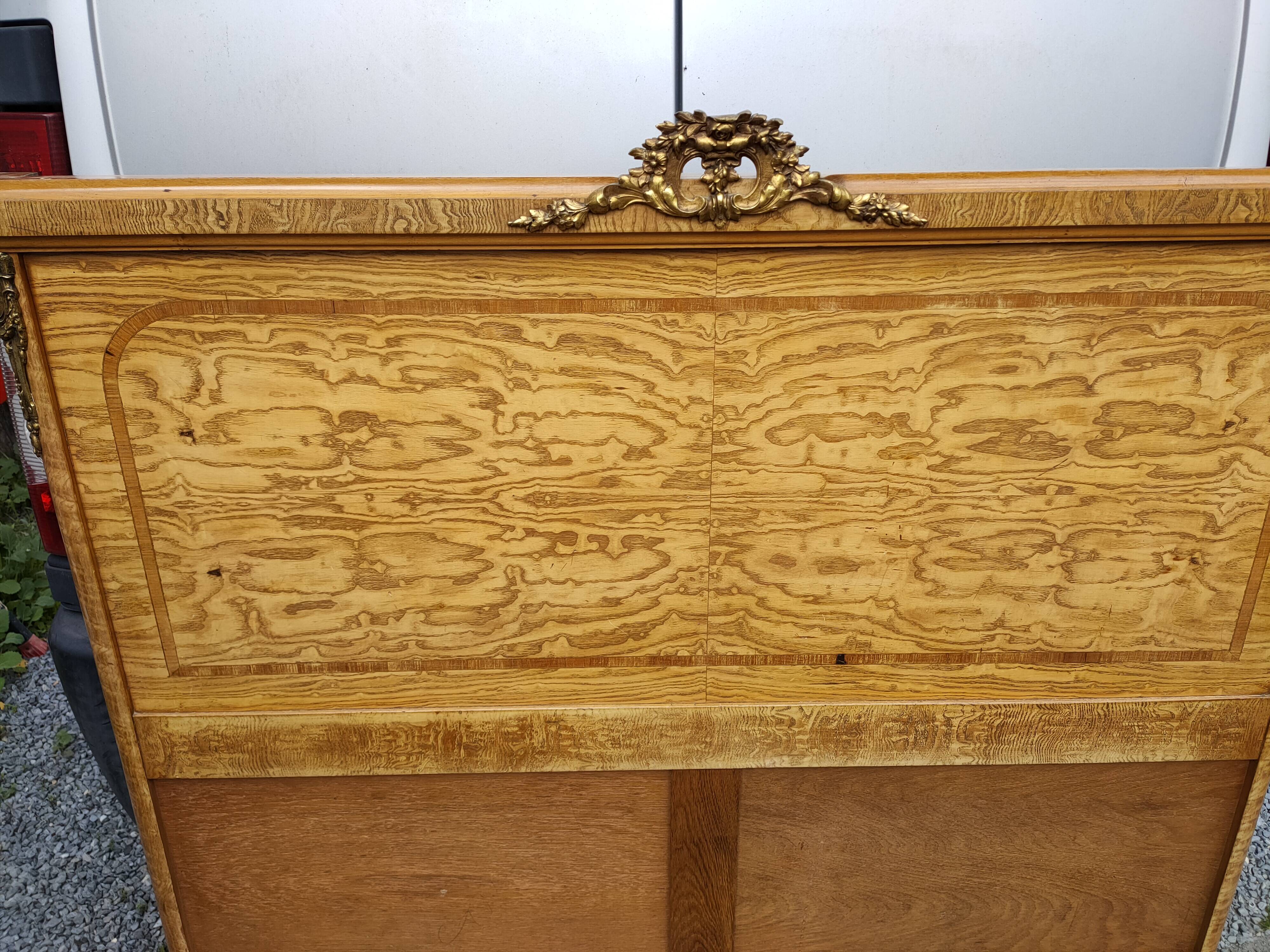 Antique style headboard
