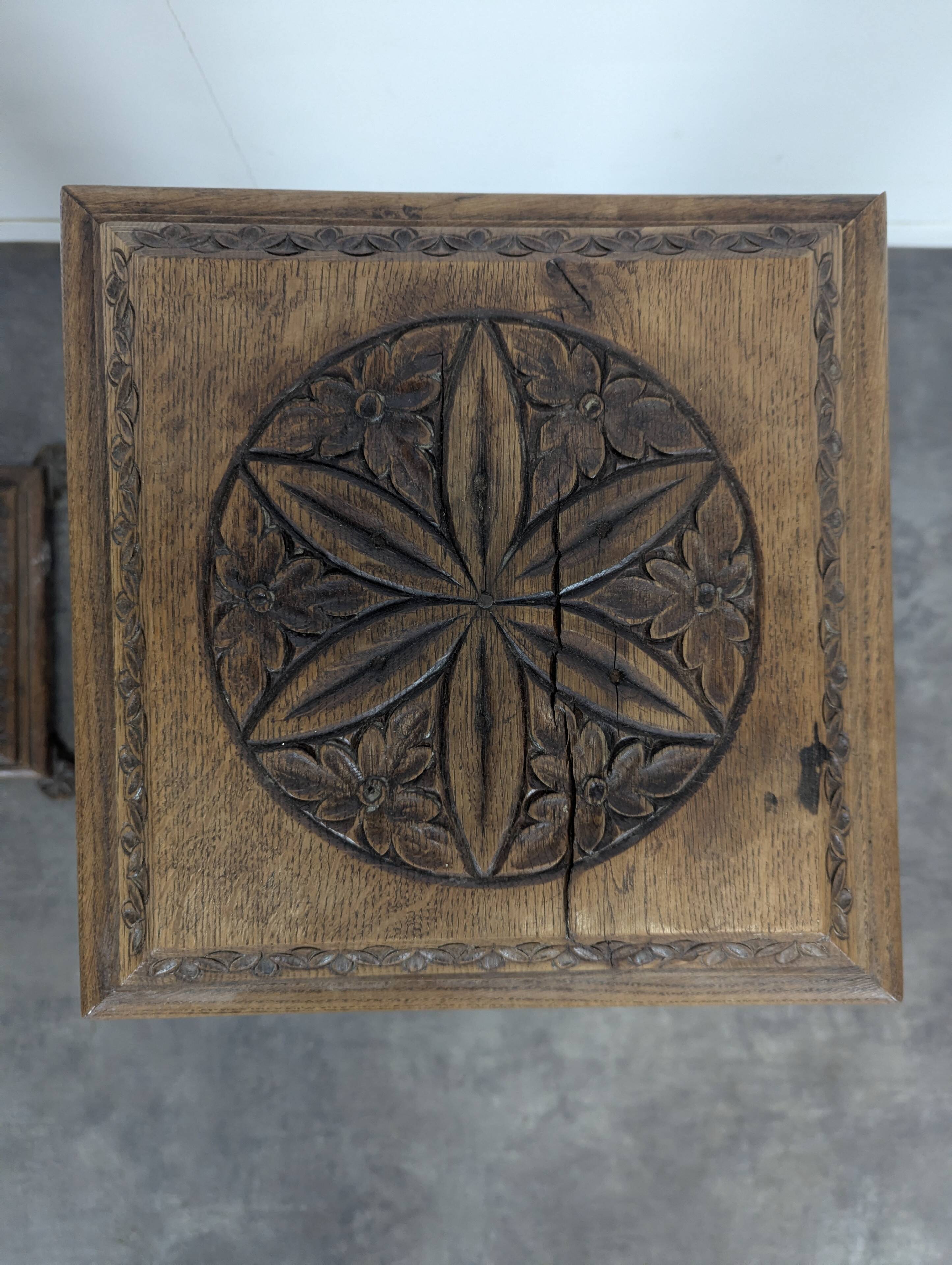 Pair of screw columns for press