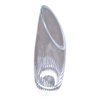 Imposing beveled crystal vase
