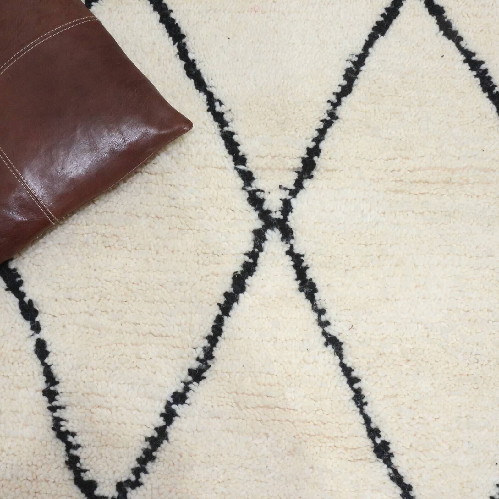 Berber rugs, Moroccan rugs and crafts 253 x 160 cm