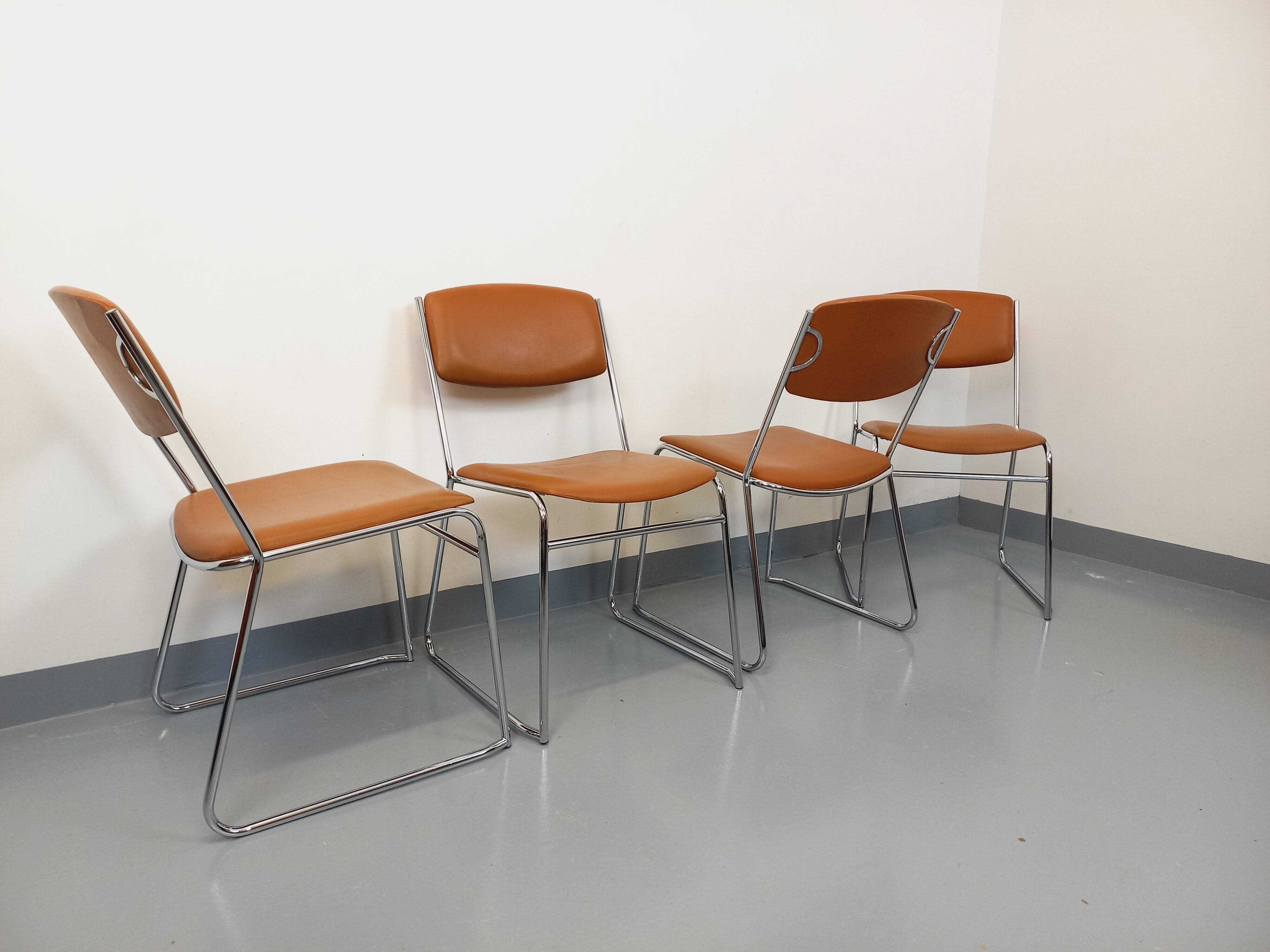 4 vintage sleigh chairs from the 70s, in designer chrome metal
