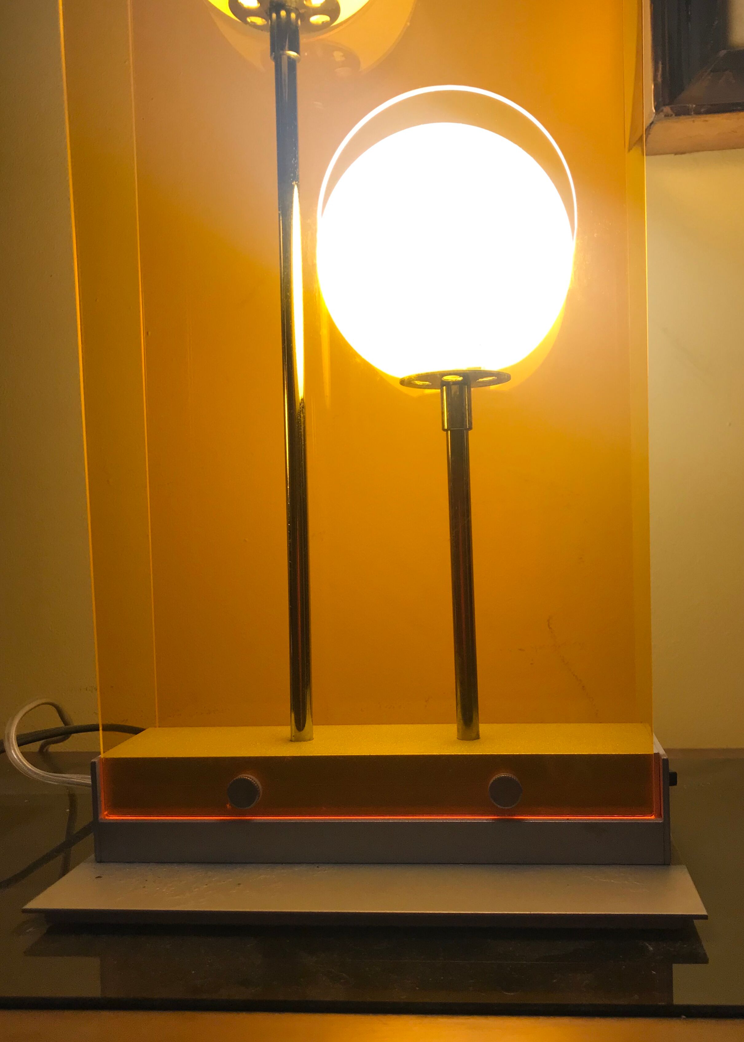 Table lamp
