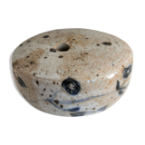 Signed soliflore flower spade in sandstone