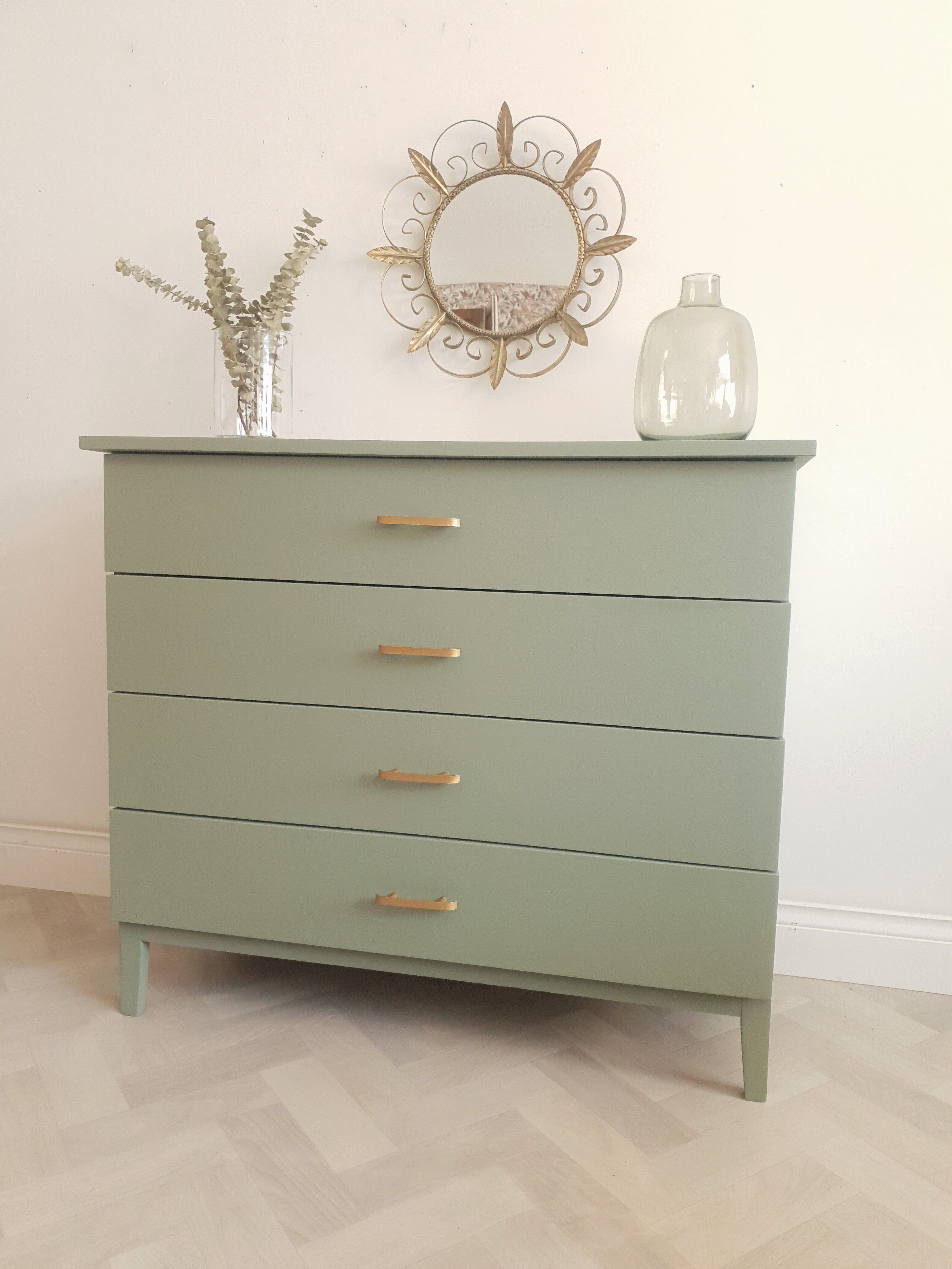 Grey Green Commodity