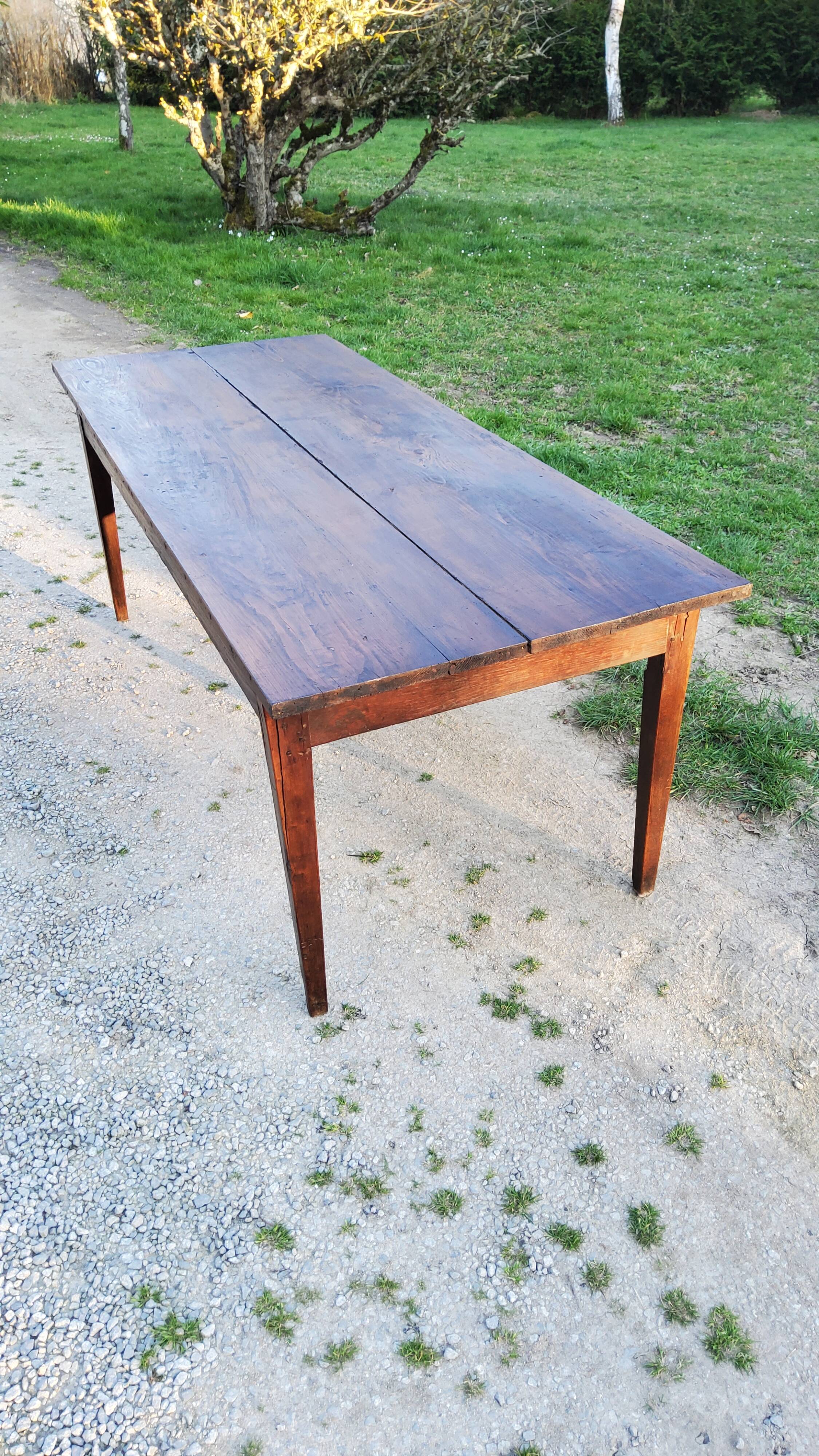 Farmhouse table XIXth century 196cm spindle feet