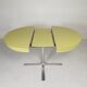 Vintage round dining table with a diameter of 100 cm, extendable to 135 cm, from the 1970s.