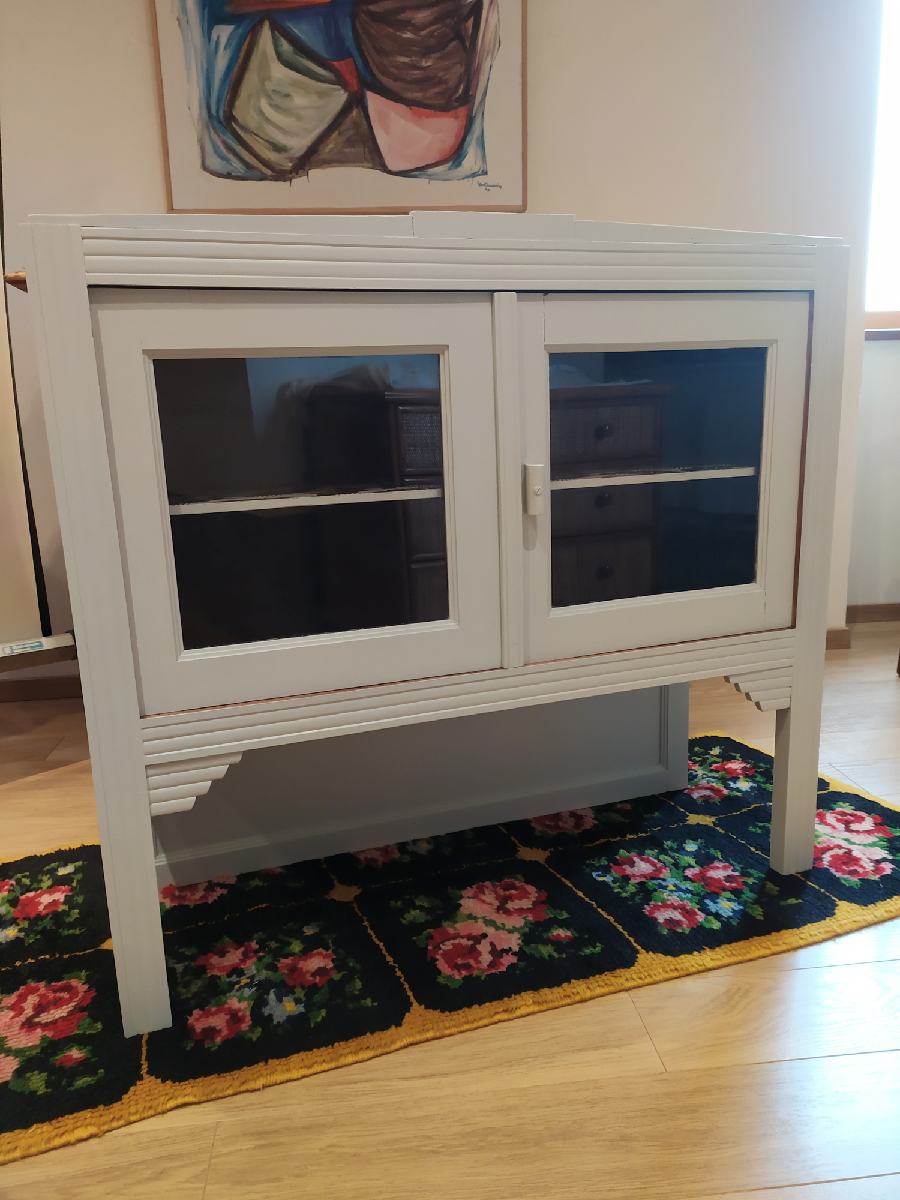 Buffet showcase