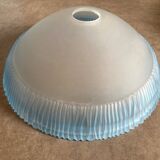 opaline suspension bleu pâle