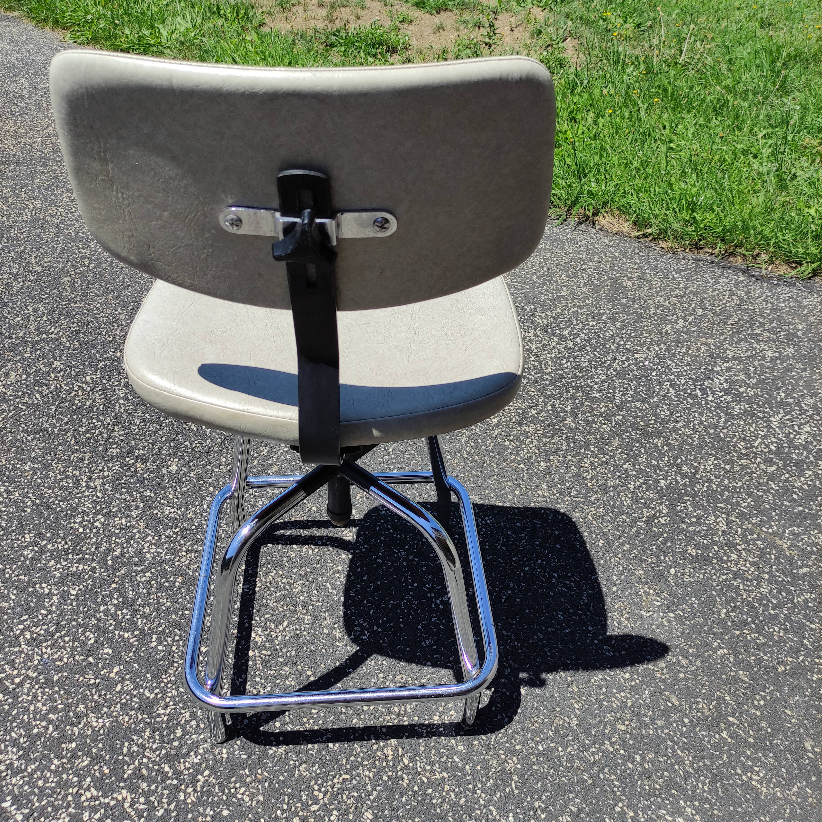 Industrial style stool chair