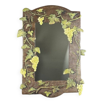 Miroir en bois sculpté à décor de vigne, XXème siècle