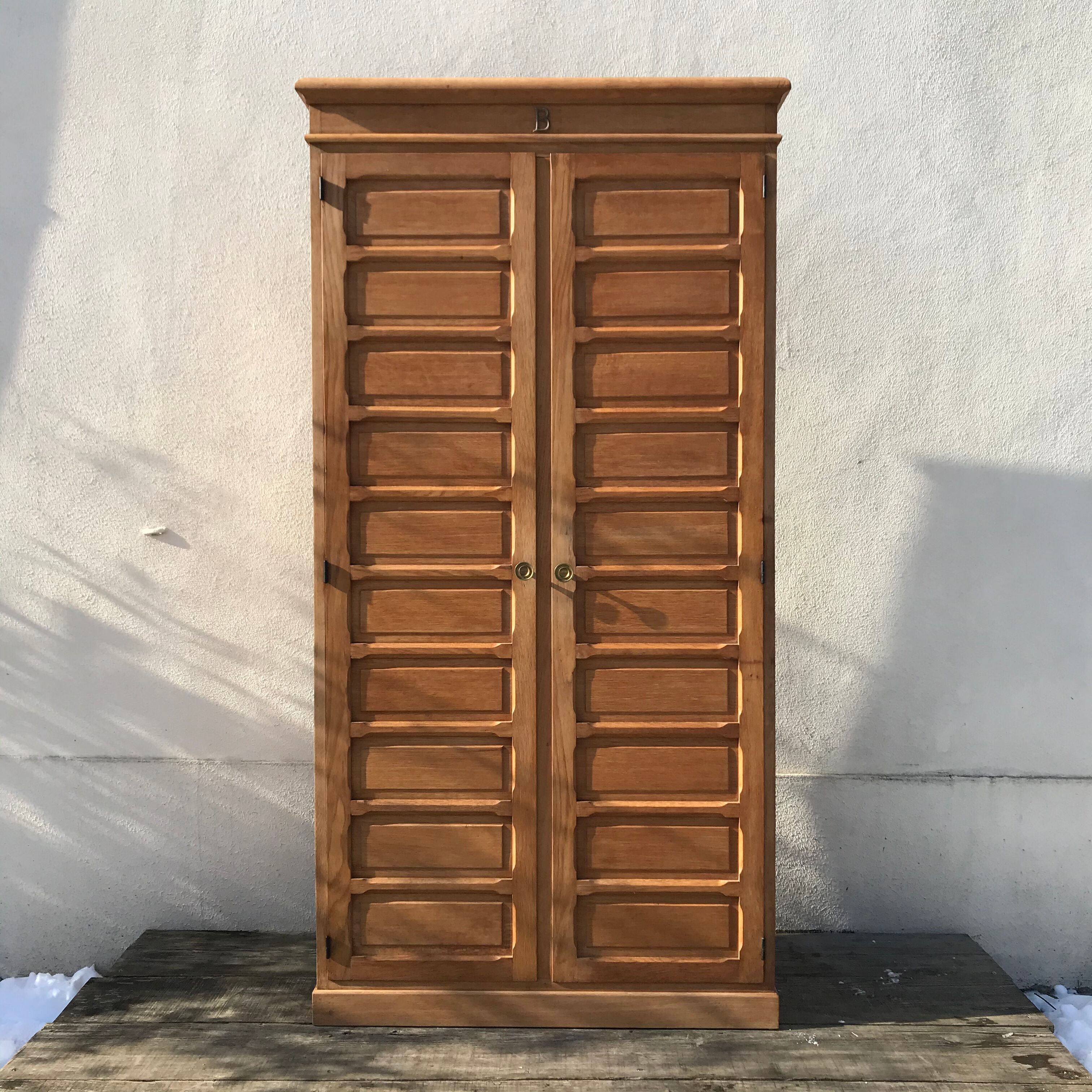 Vintage 1940 oak cabinet