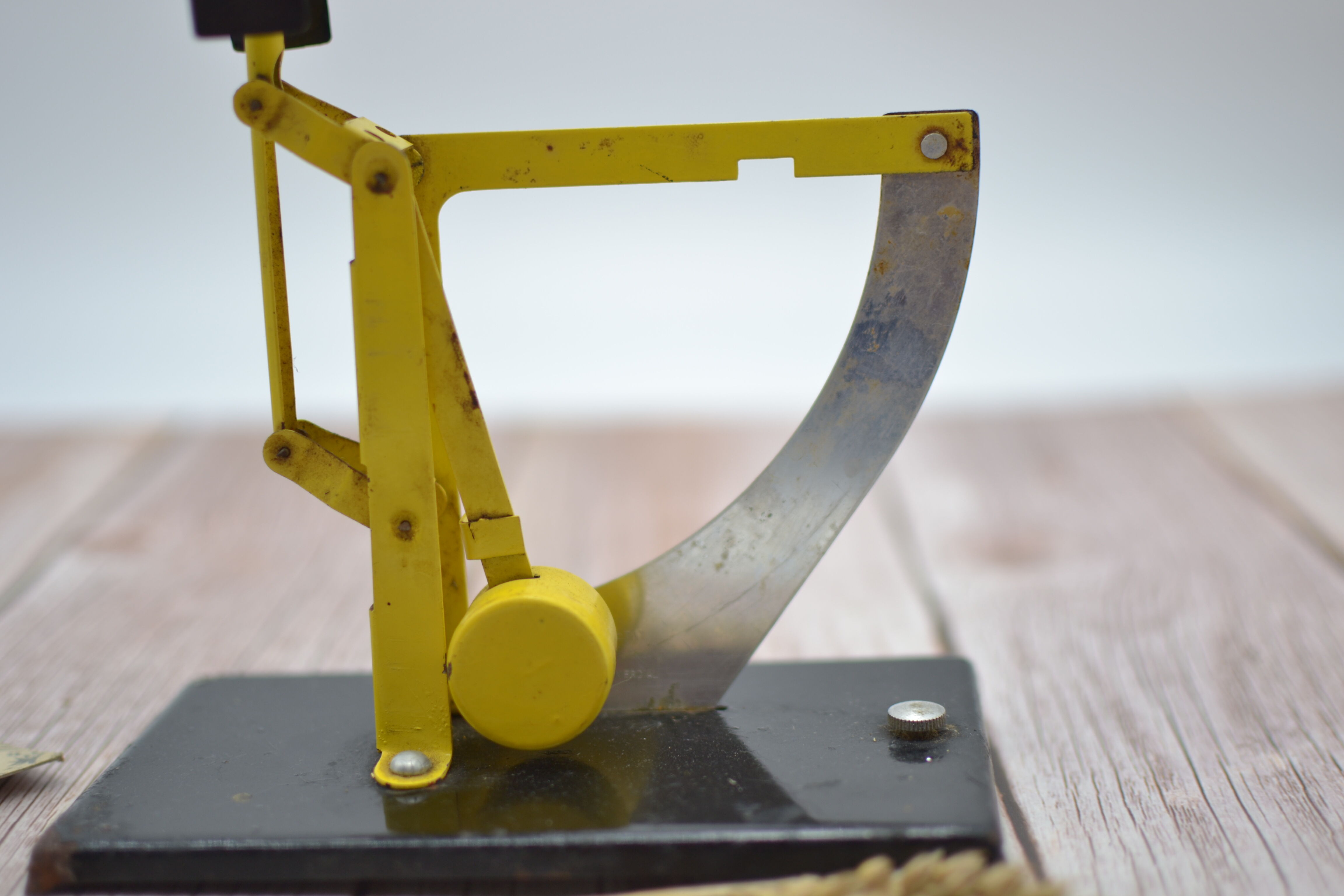 Old metal Posso industrial style household scale