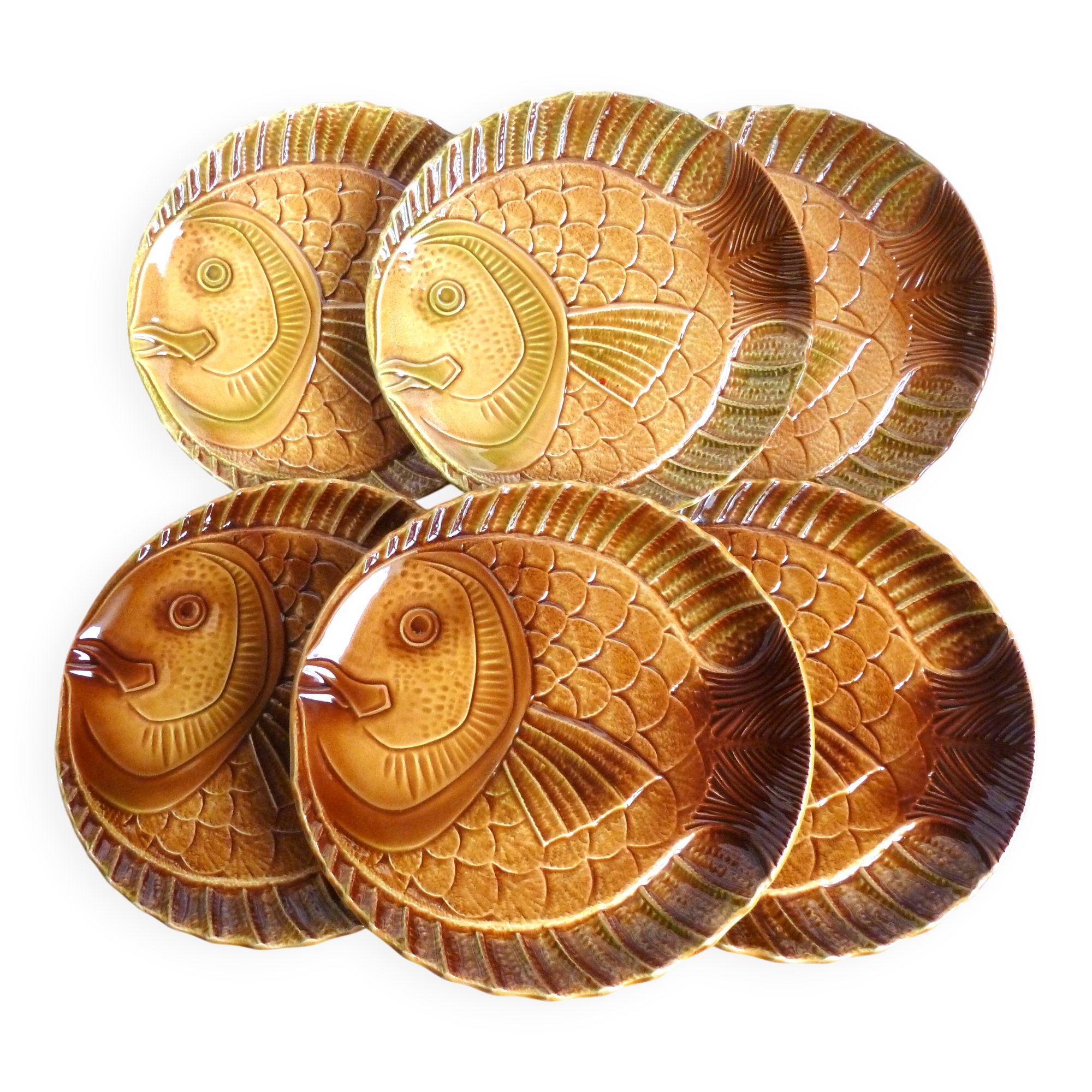 6 Sarreguemines barbotine ceramic fish plates, flat plates.