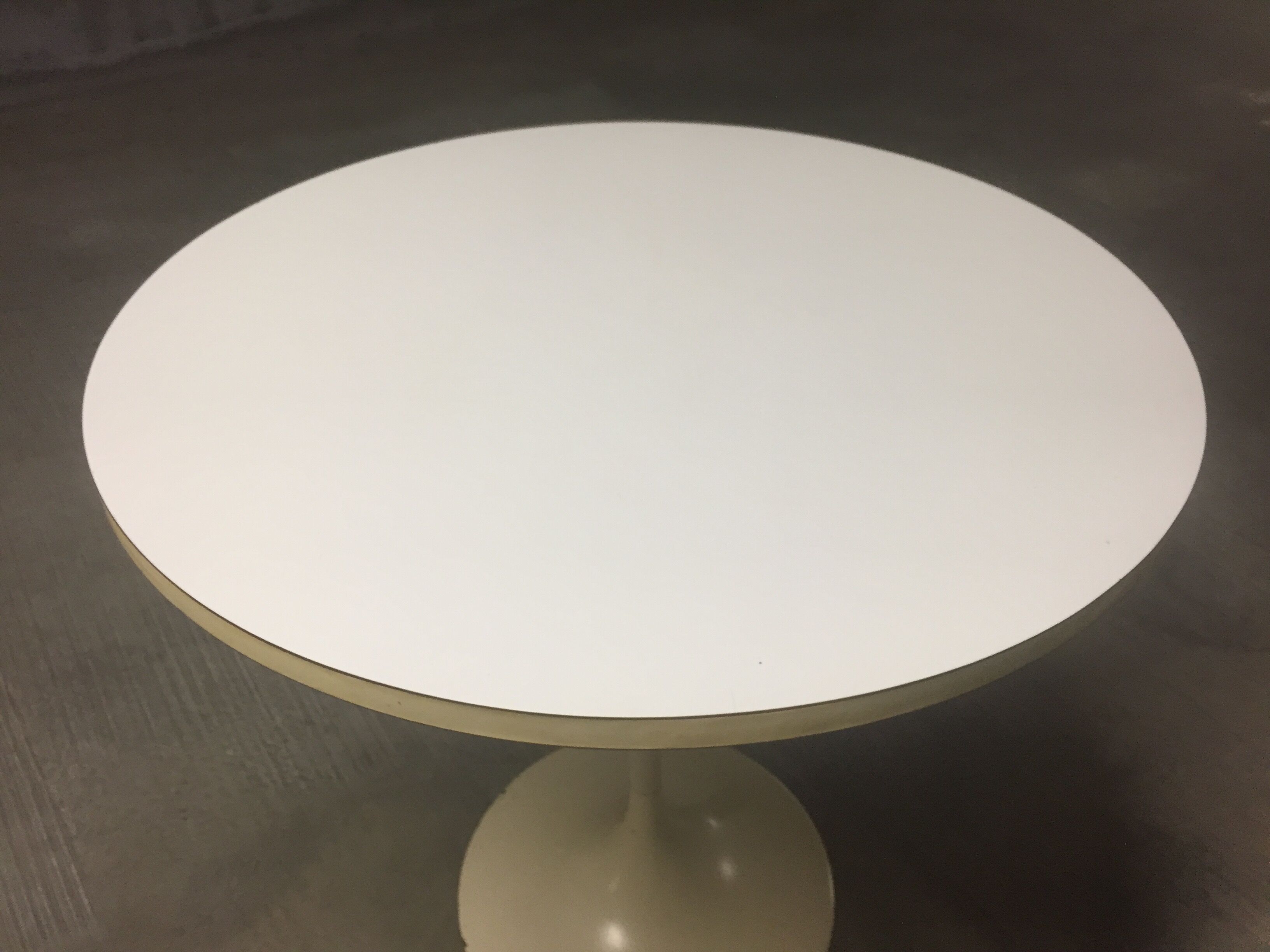 Tulip round table by Graeter ed. Vitra, 60s