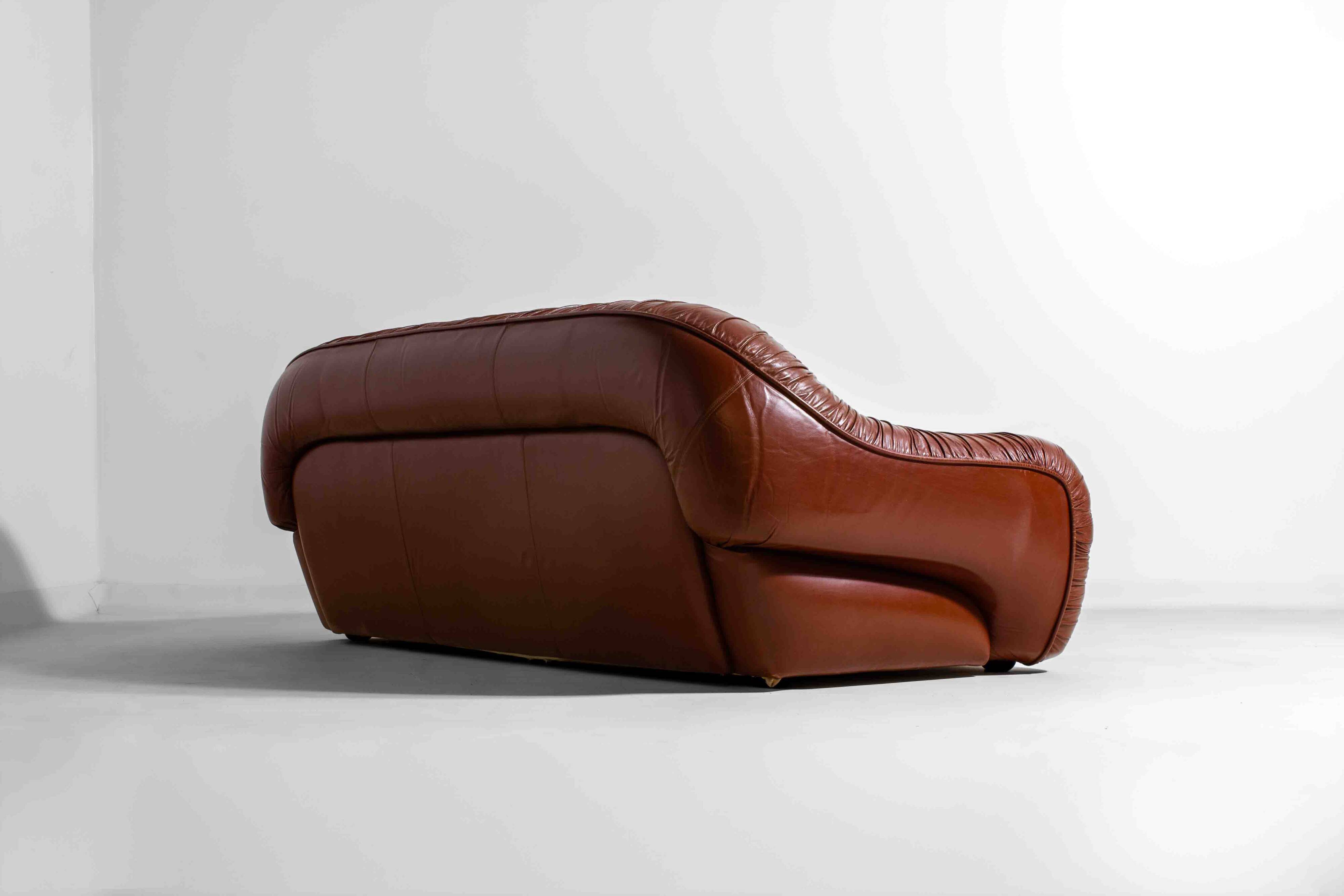 Rare "Capriccio" sofa in scrunched leather by Eurosalotto, 1970s