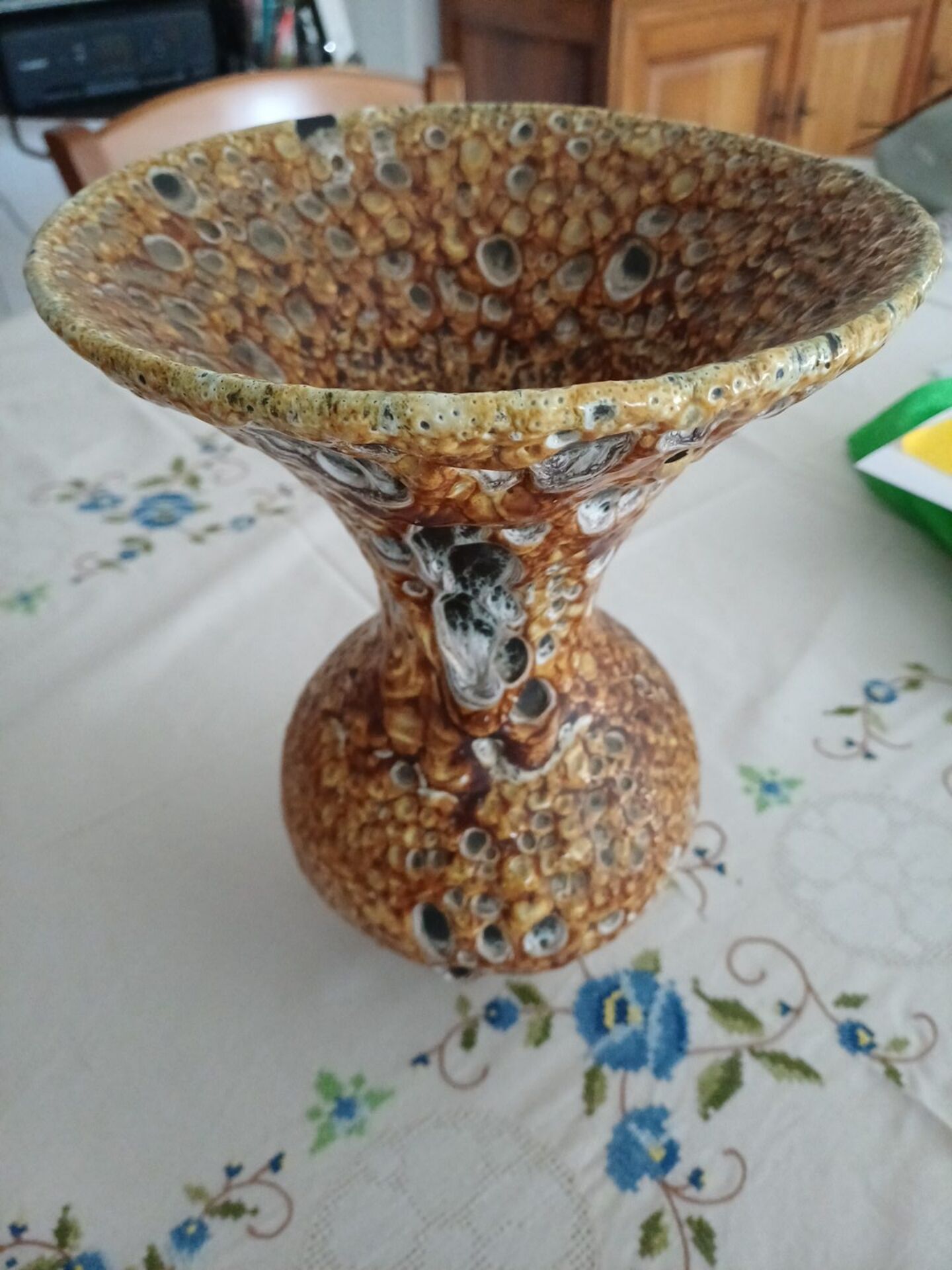 fat lava vase style