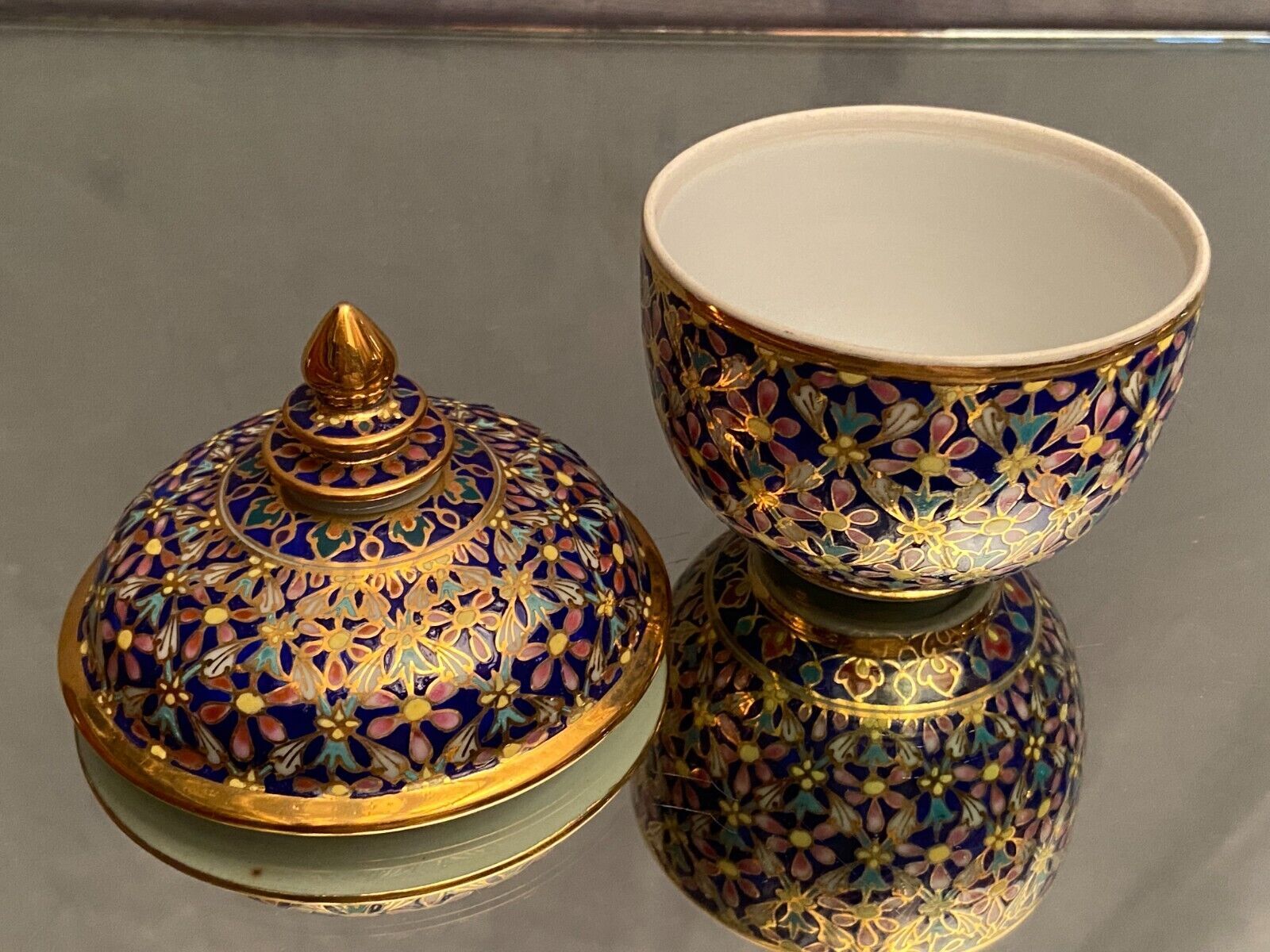 Sucrier bonbonnière pot couvert porcelaine Thaïlande