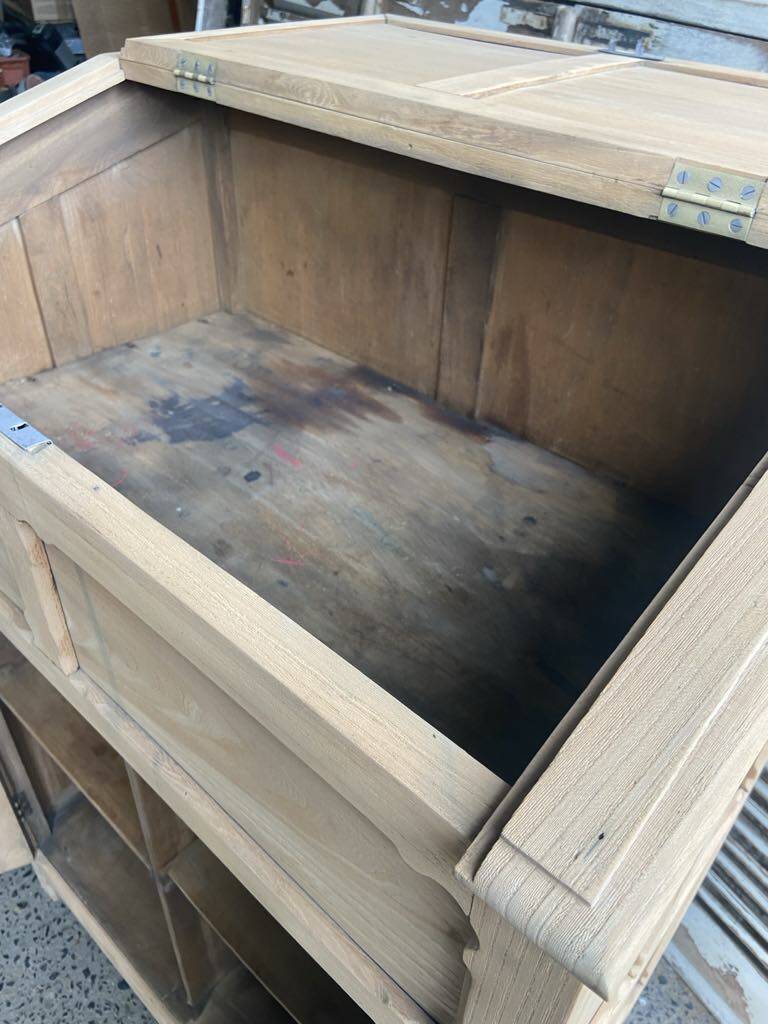 Craft furniture / desk in raw wood