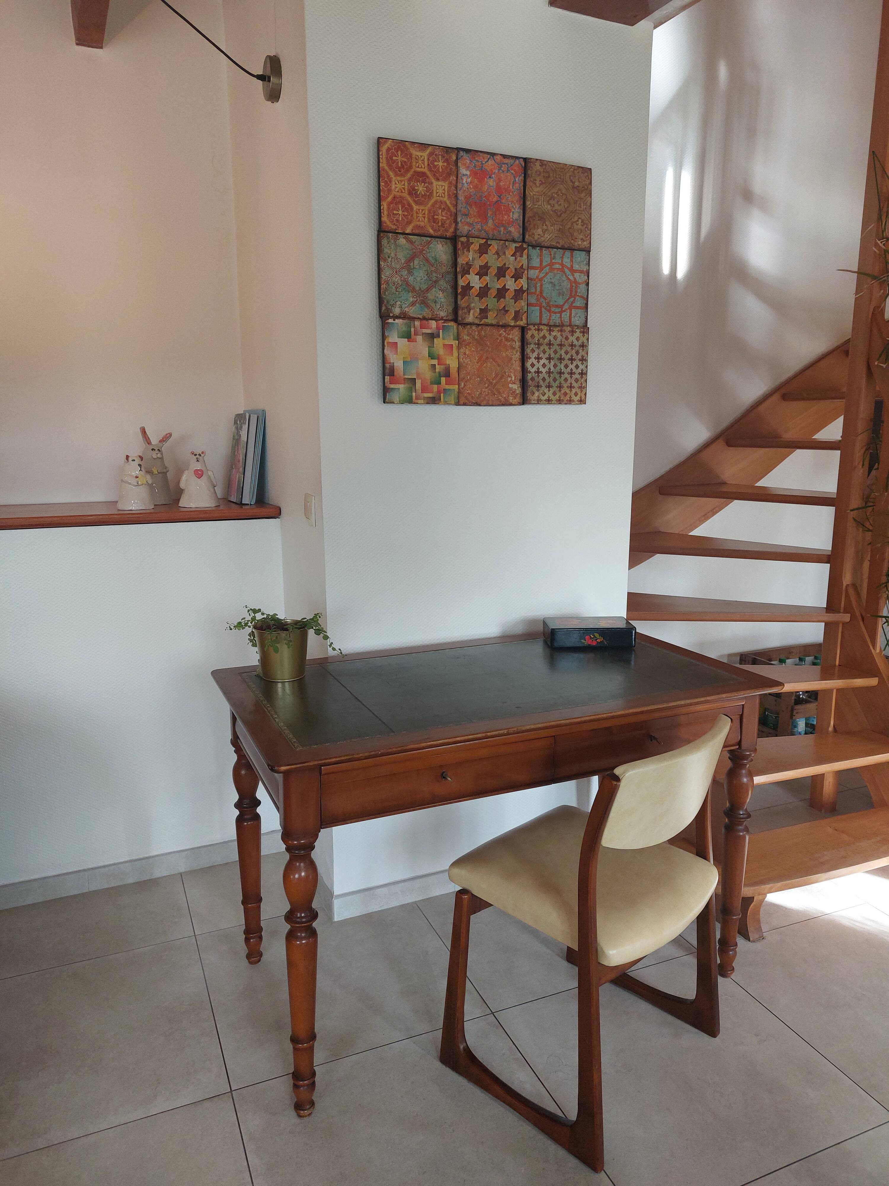 Wooden desk, leather top, extensions