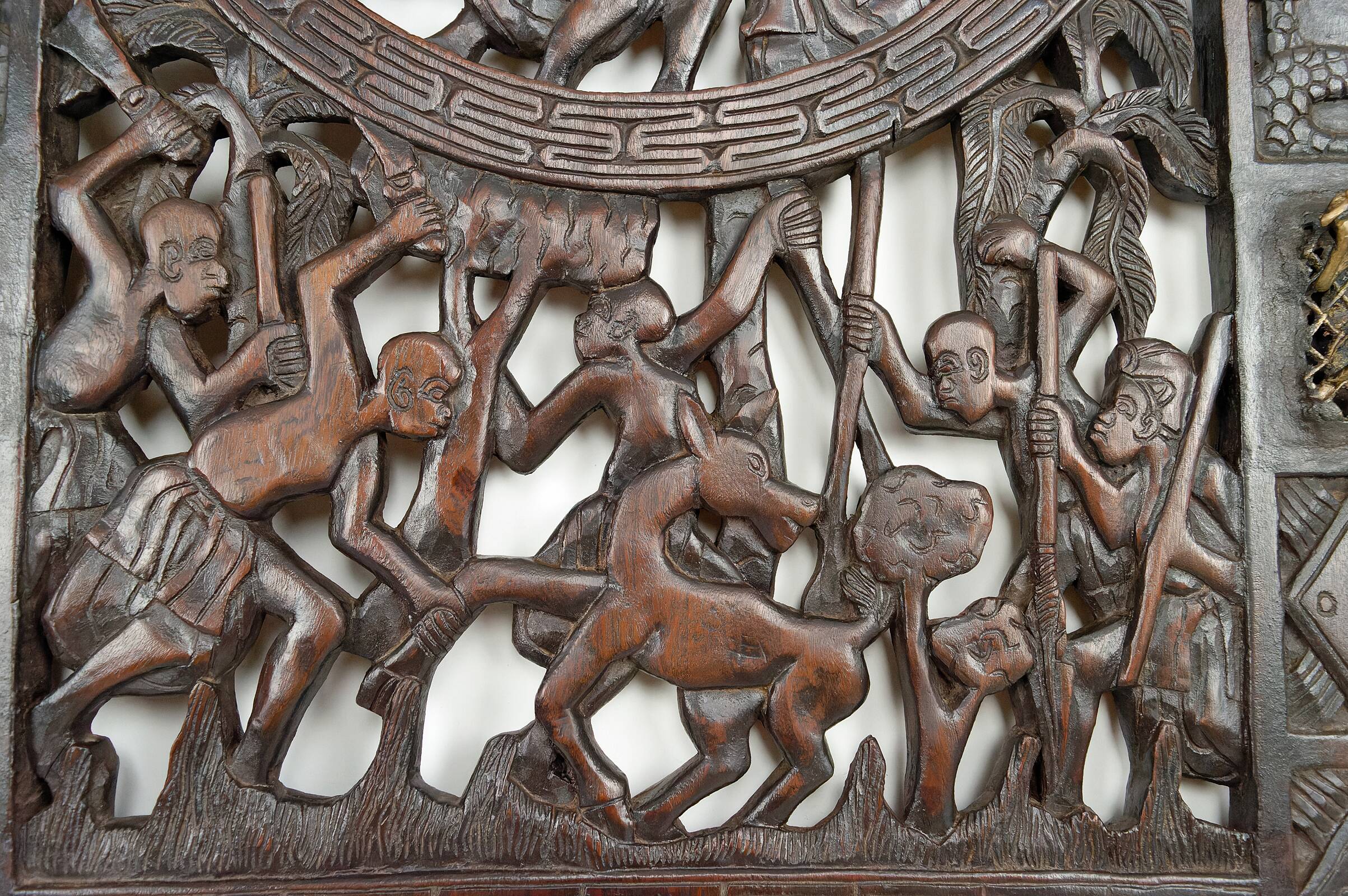 African door in carved wood and bronze of village chief Baboun, Cameroon, early 20th century