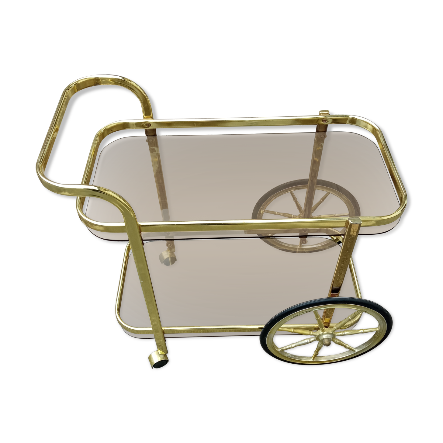 Serving table of the 70