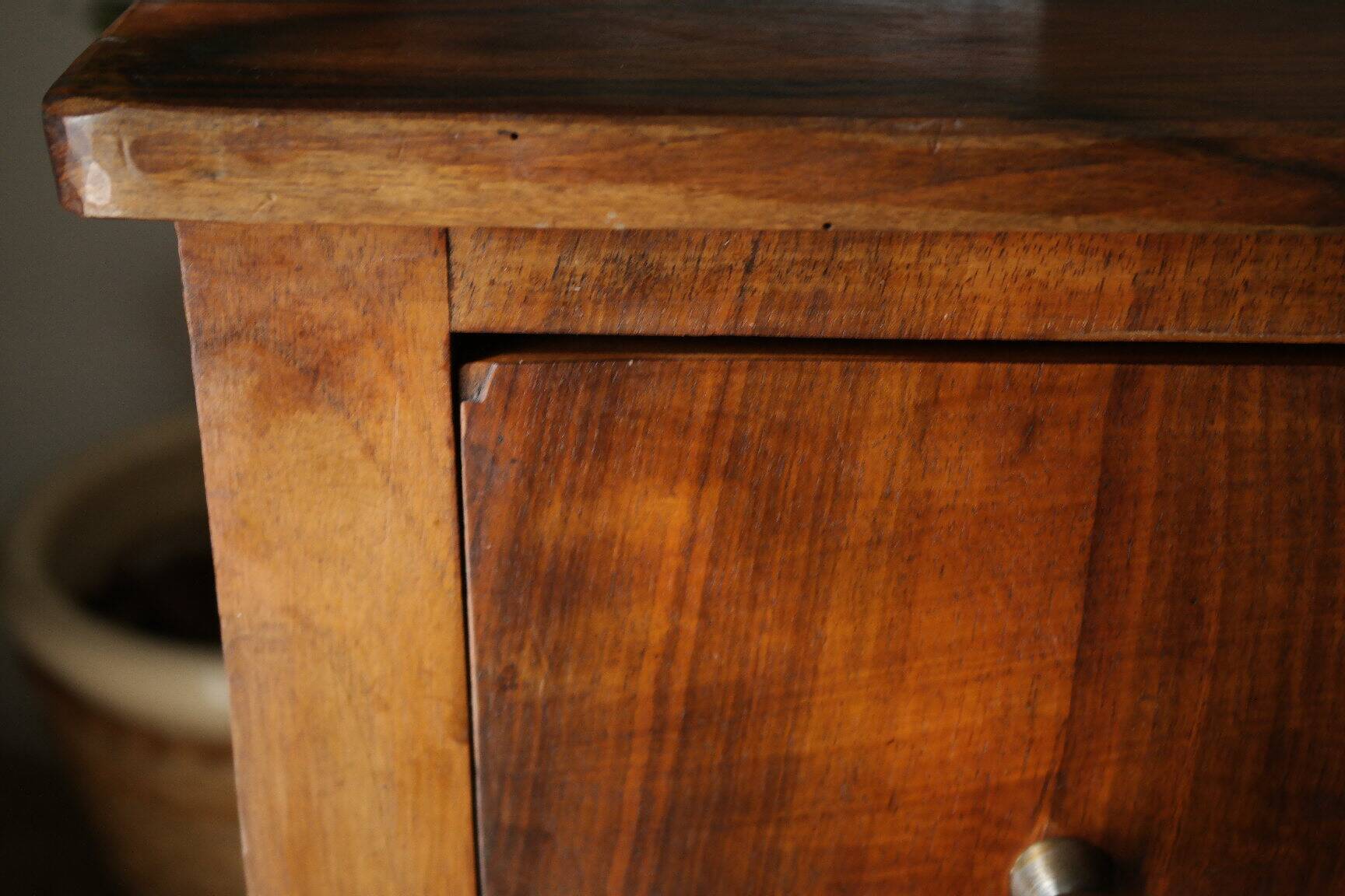 Commode basse en noyer, XXème