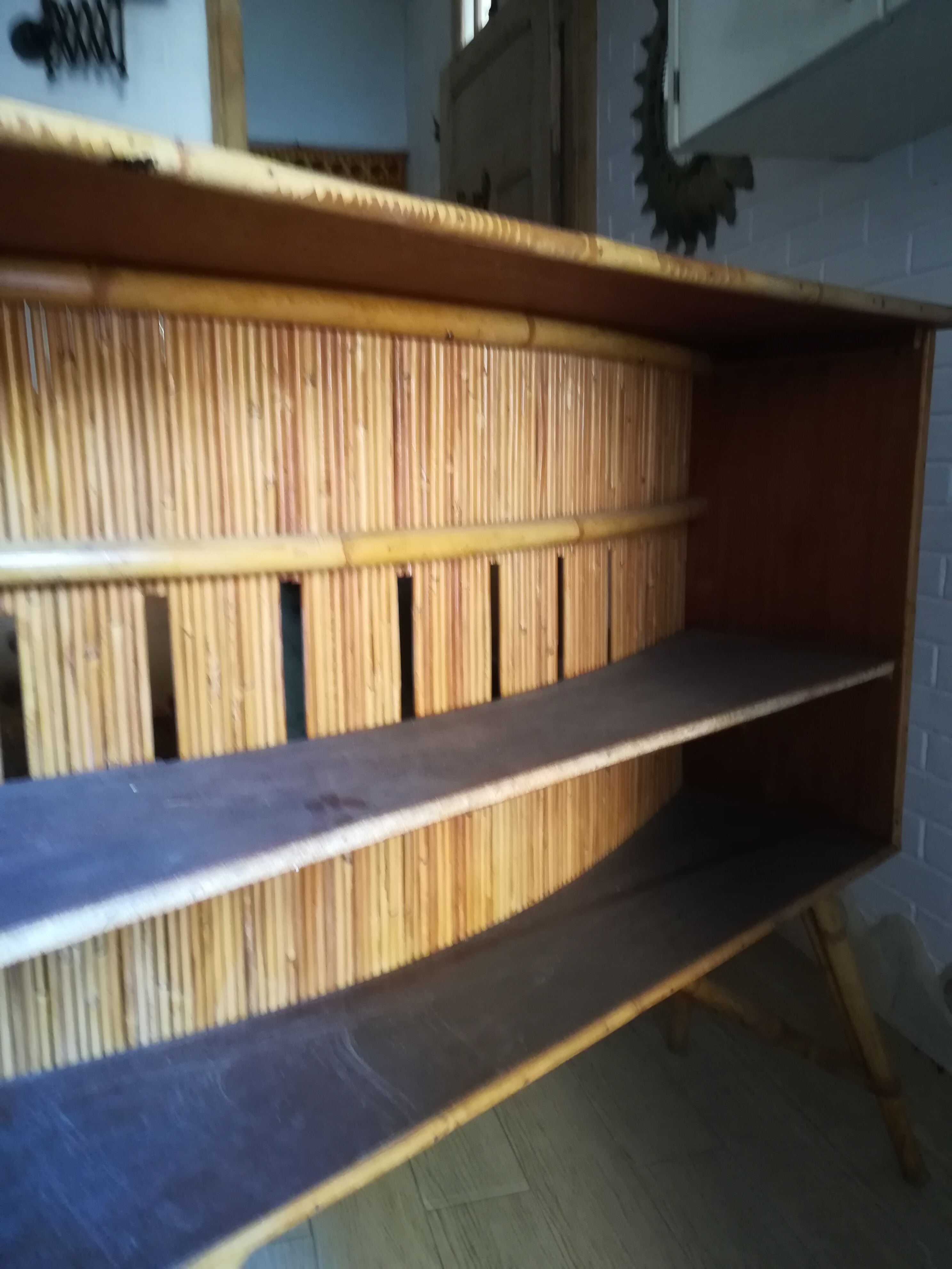 Bar en marqueterie de rotin