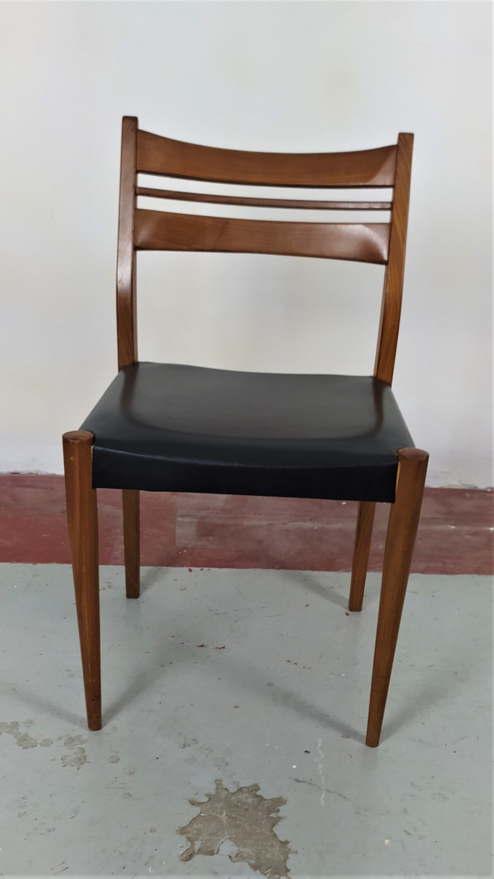 6 scandinavian style chairs