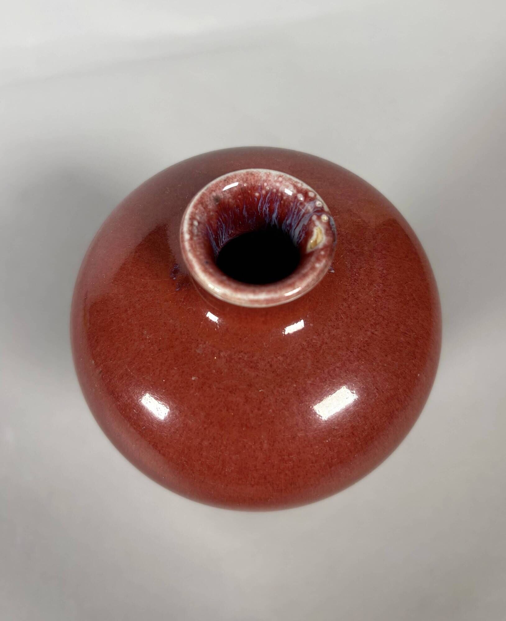 Blood-red Meiping vase in porcelain, China, 19th century.
