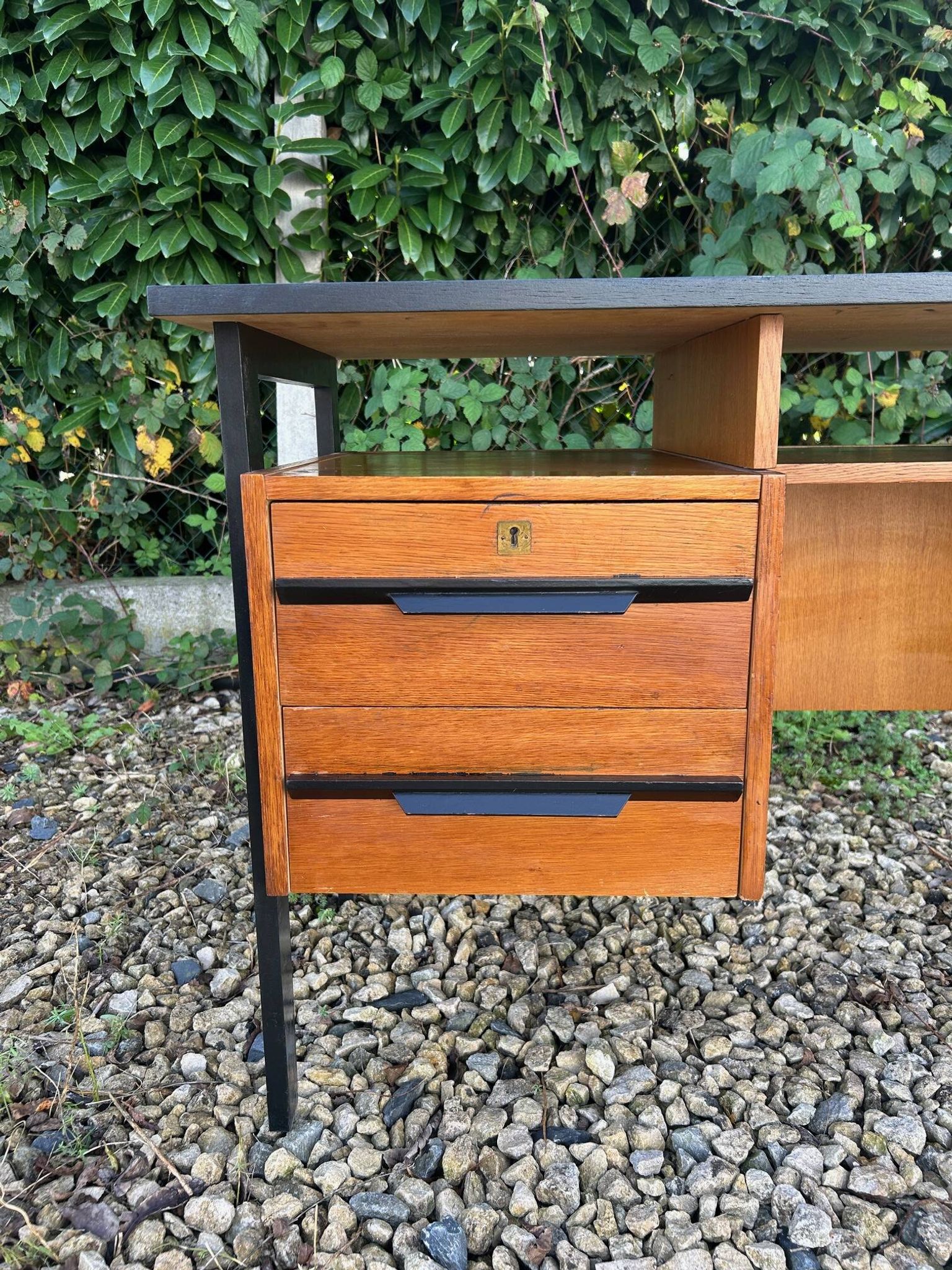 bureau moderniste  des années 50