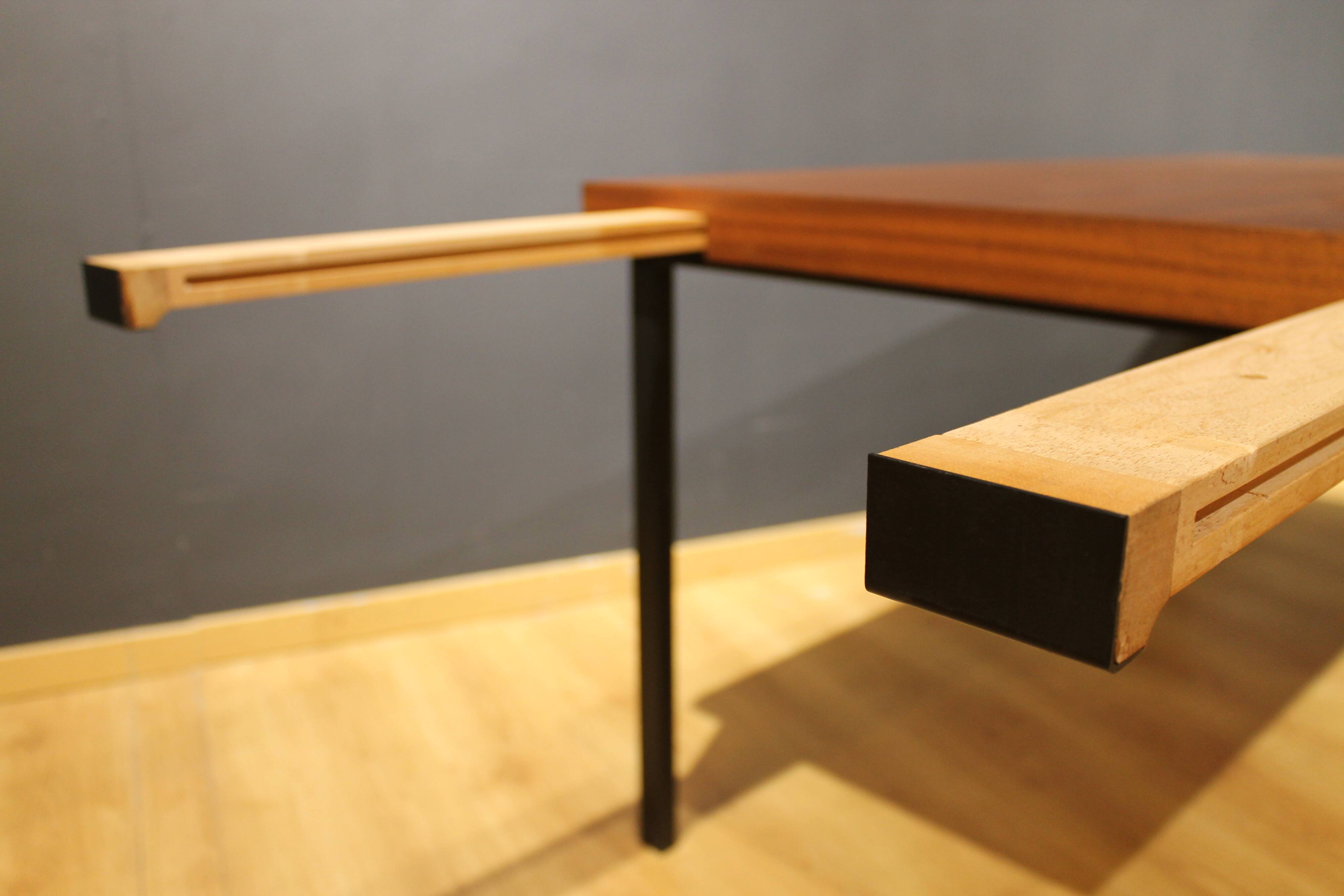 Extending table by Pierre Guariche for Huchers-Minvielle