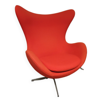 Scandinavian Egg Chair Arne Jacobsen for Fritz Hansen Mid-Century