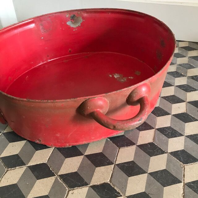 Old winegrower's bassine