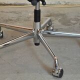 Armchair model EA119 of Charles and Ray Eames, Vitra edition