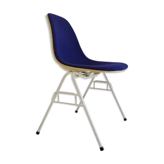 Chair of Charles and Ray Eames edition Herman Miller