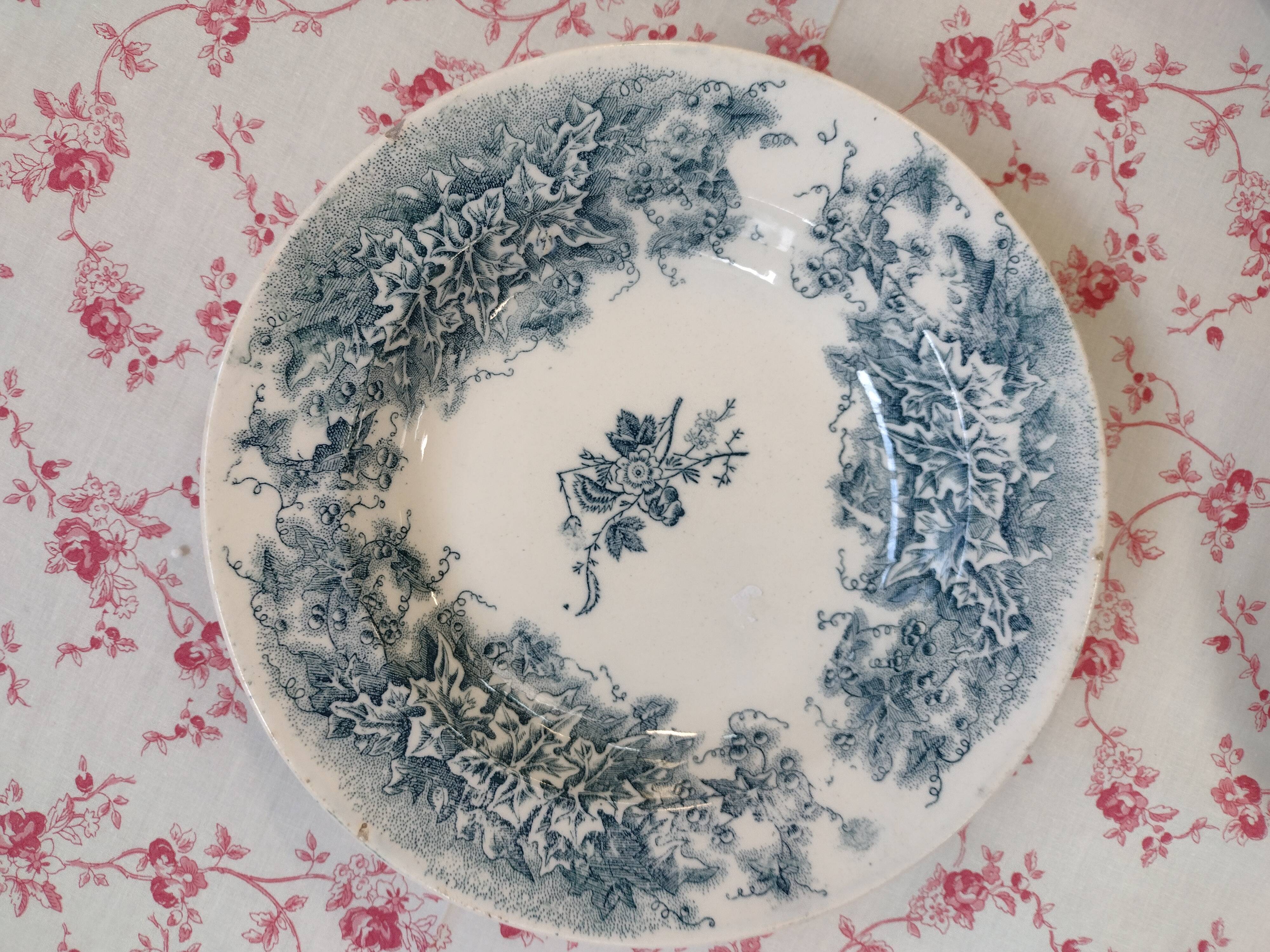 set of 4 hollow plates ter of iron gien and grigny