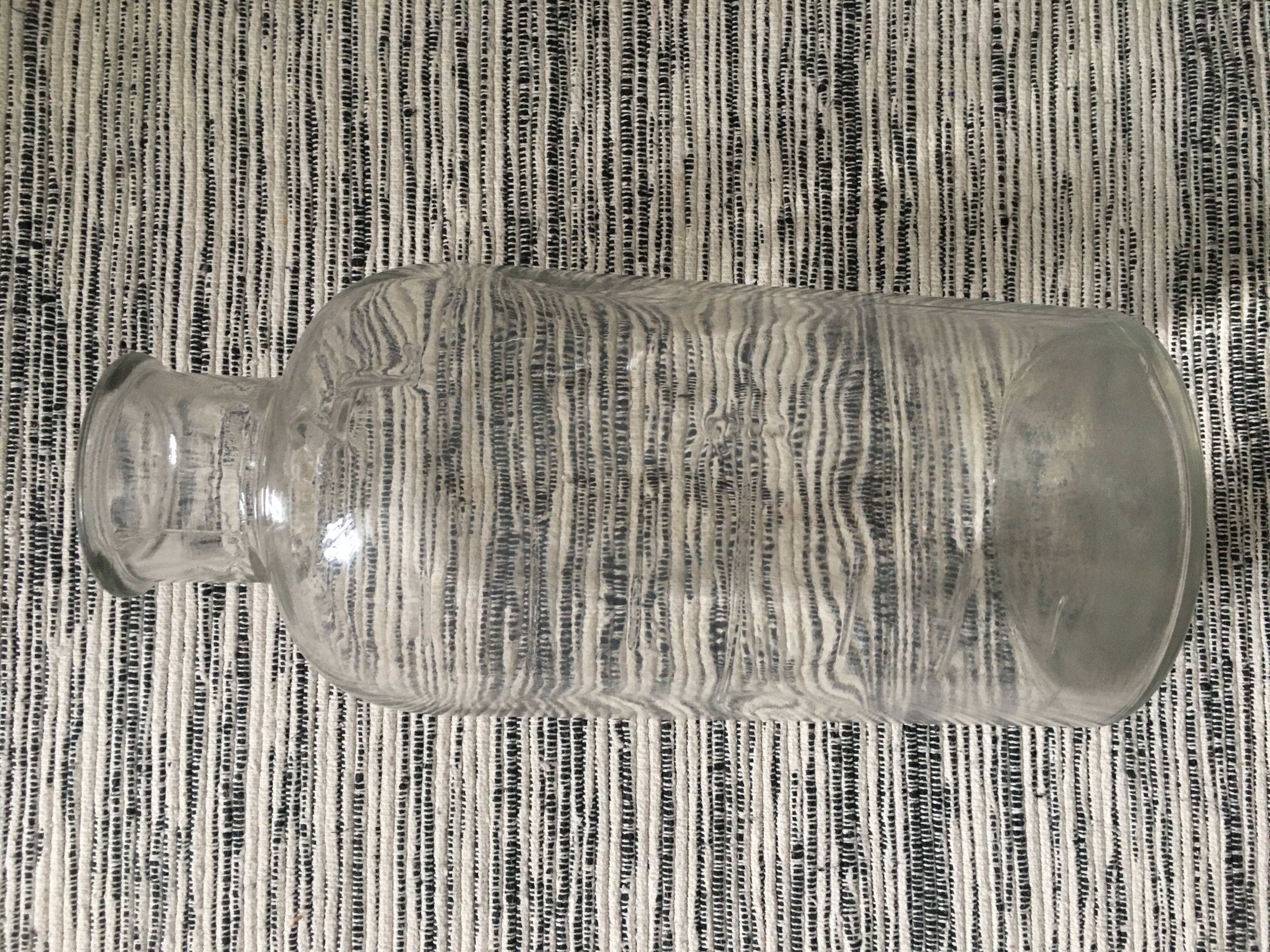 Measuring apothecary pot