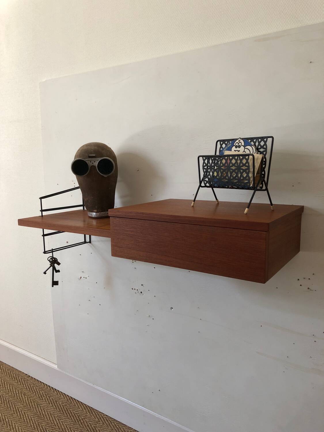 Wall console