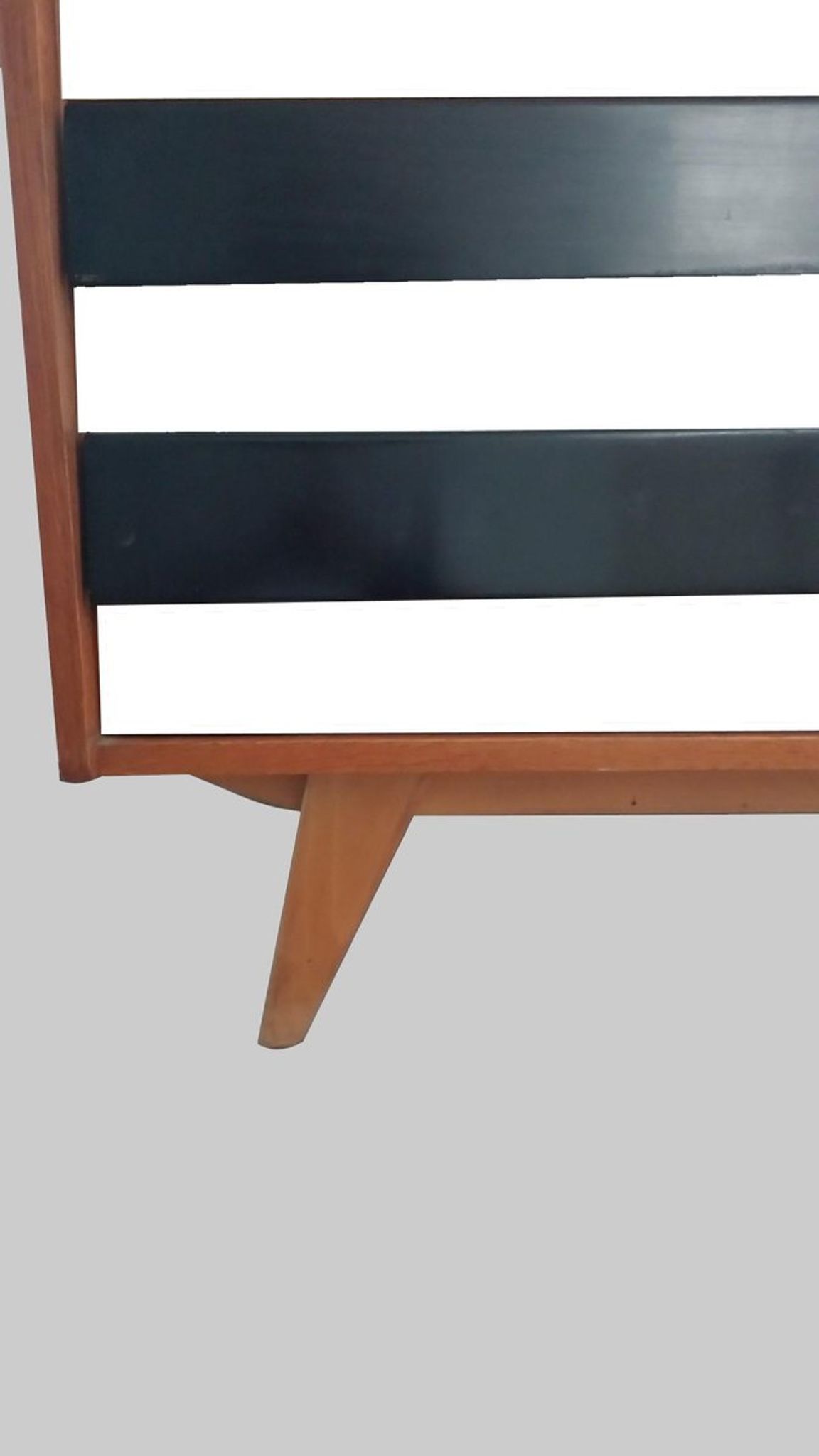 1950s black and white trend buffet