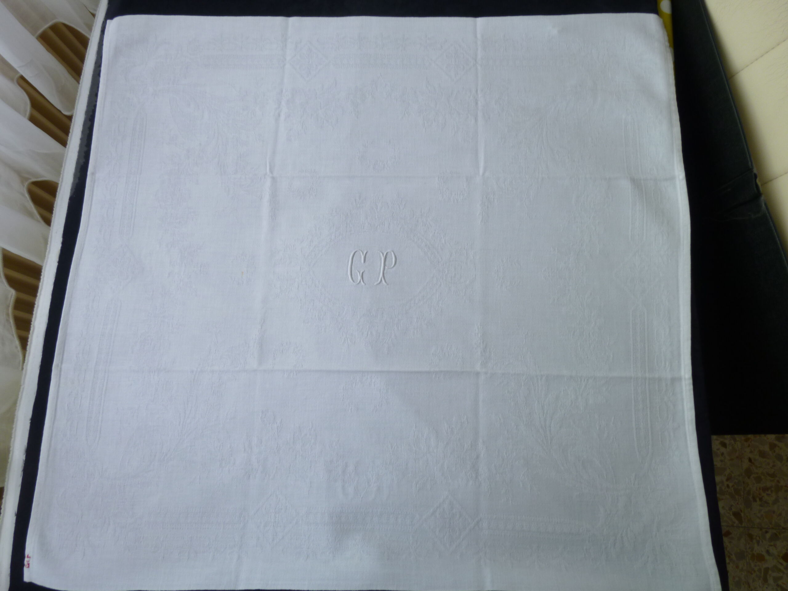 Set of 5 damask cotton napkins monograms GP