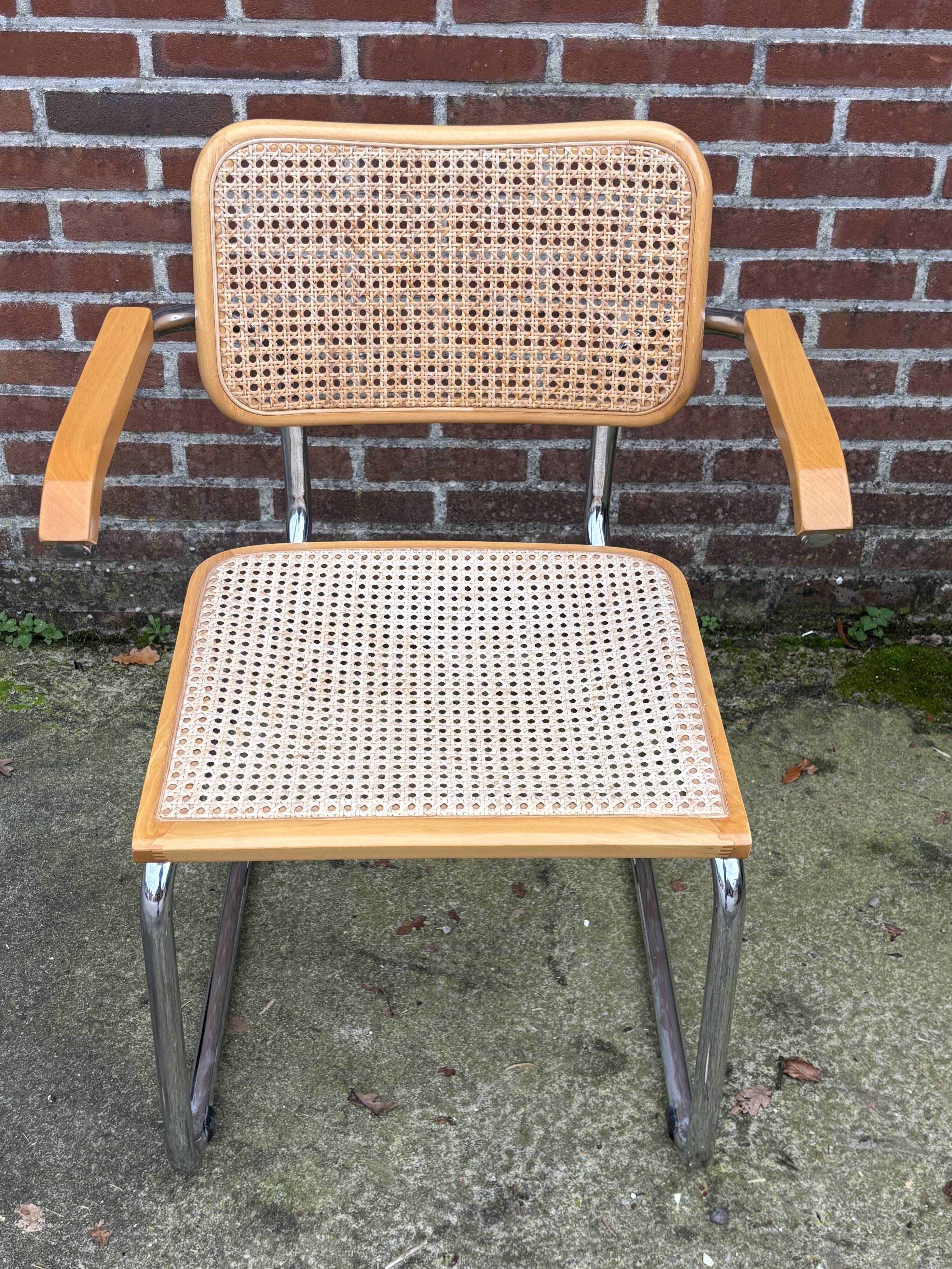 Set of 4 Cesca chairs model B64 with armrests Cesca Marcel breuer design