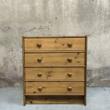 Vintage pine chest of drawers.