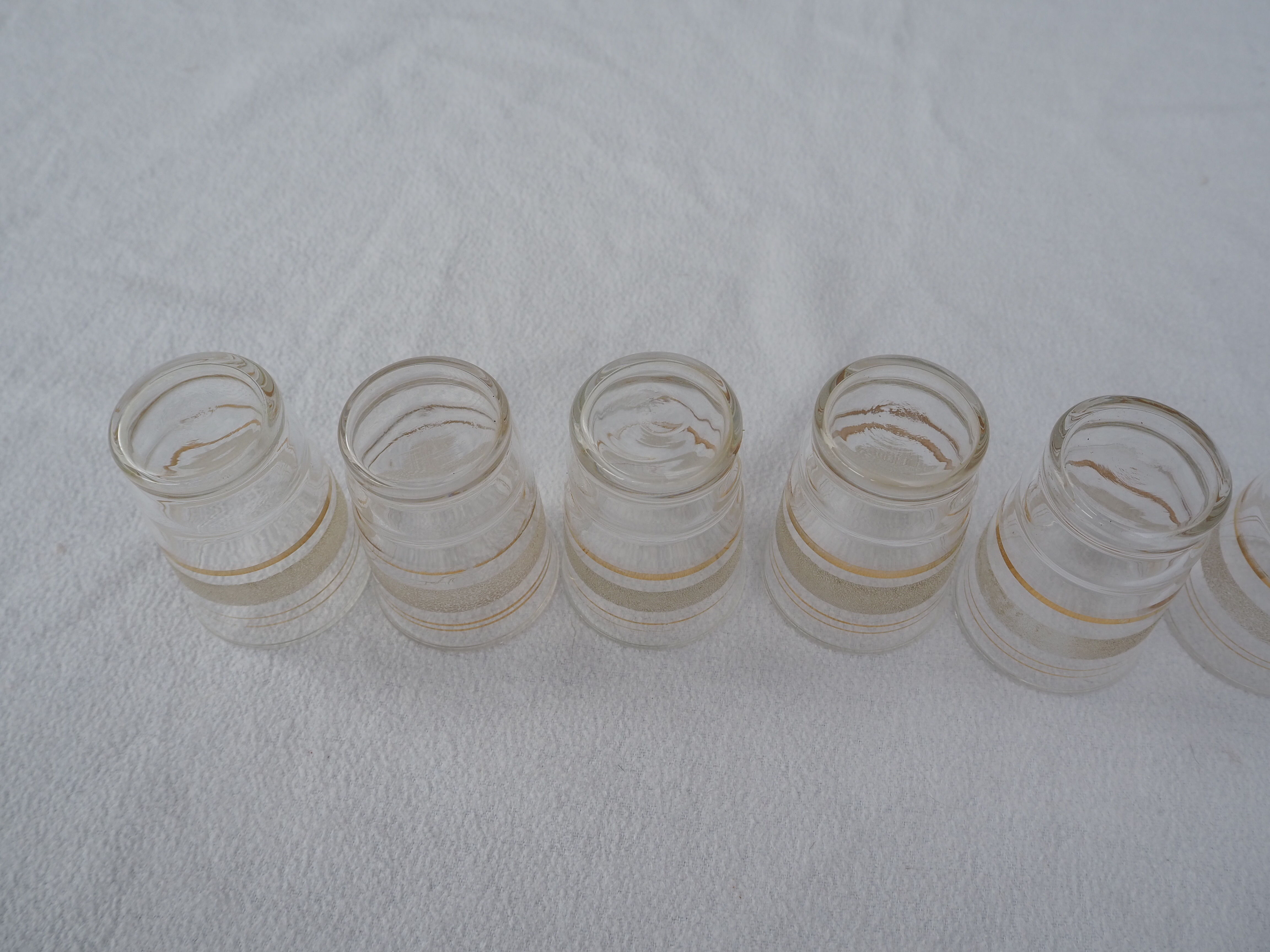 9 wine glasses, gold edging and granite – 1960s-1970s
