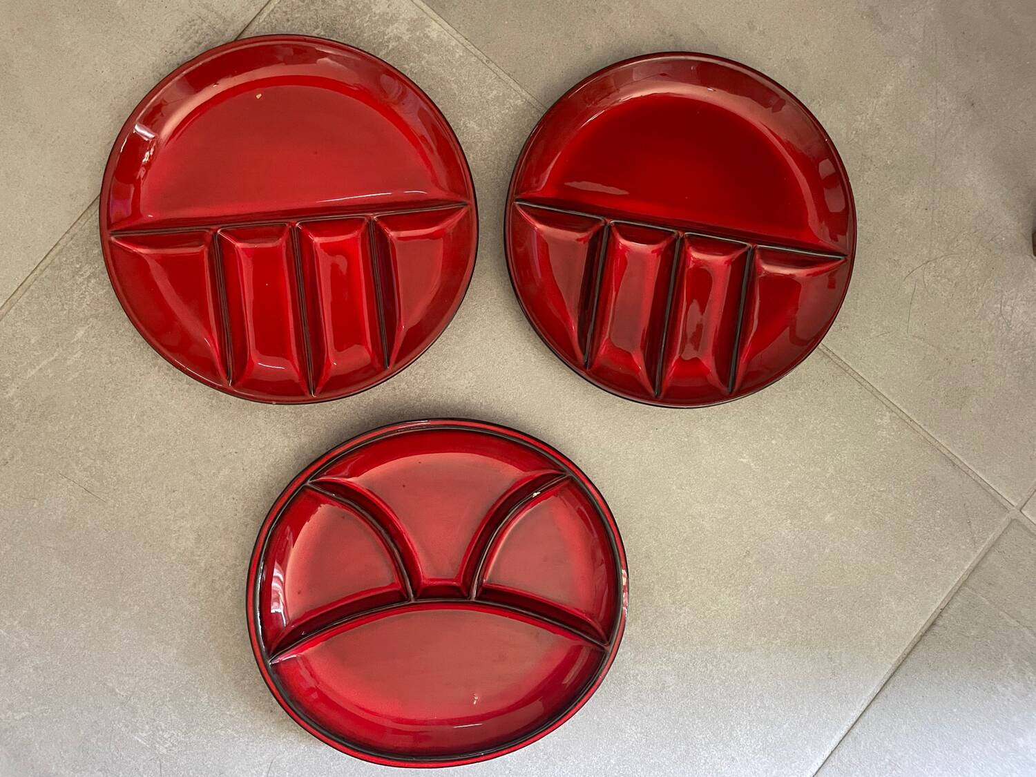 Set of two fondue plates and serving dish