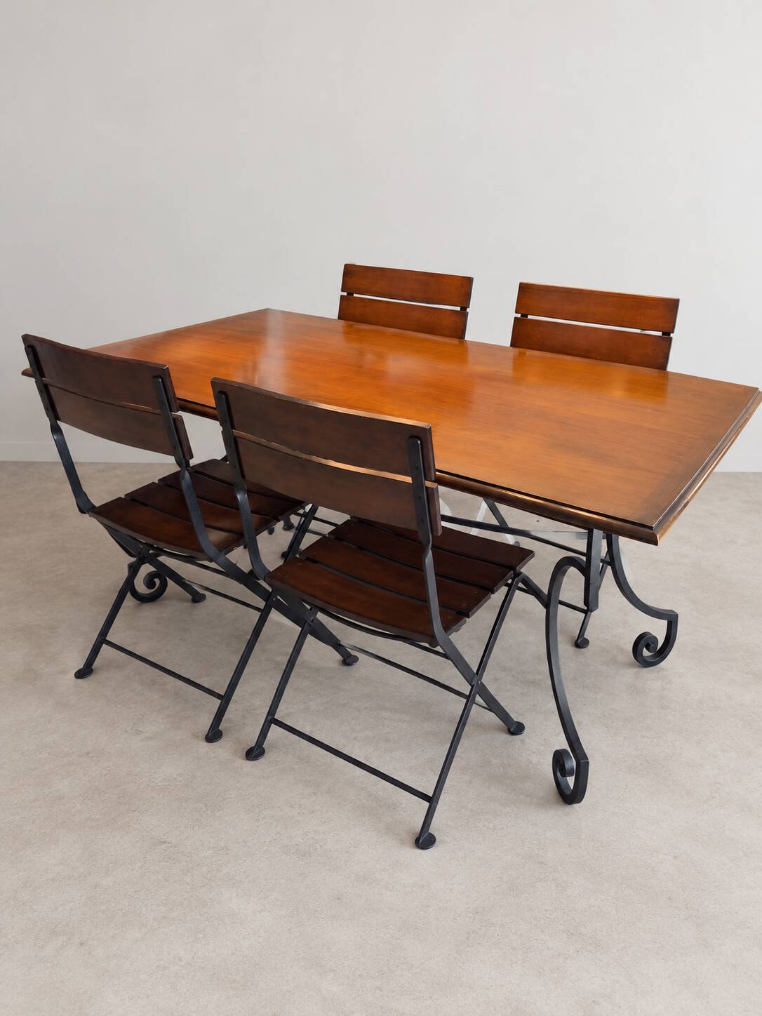 Dining table and 4 chairs Roche Bobois