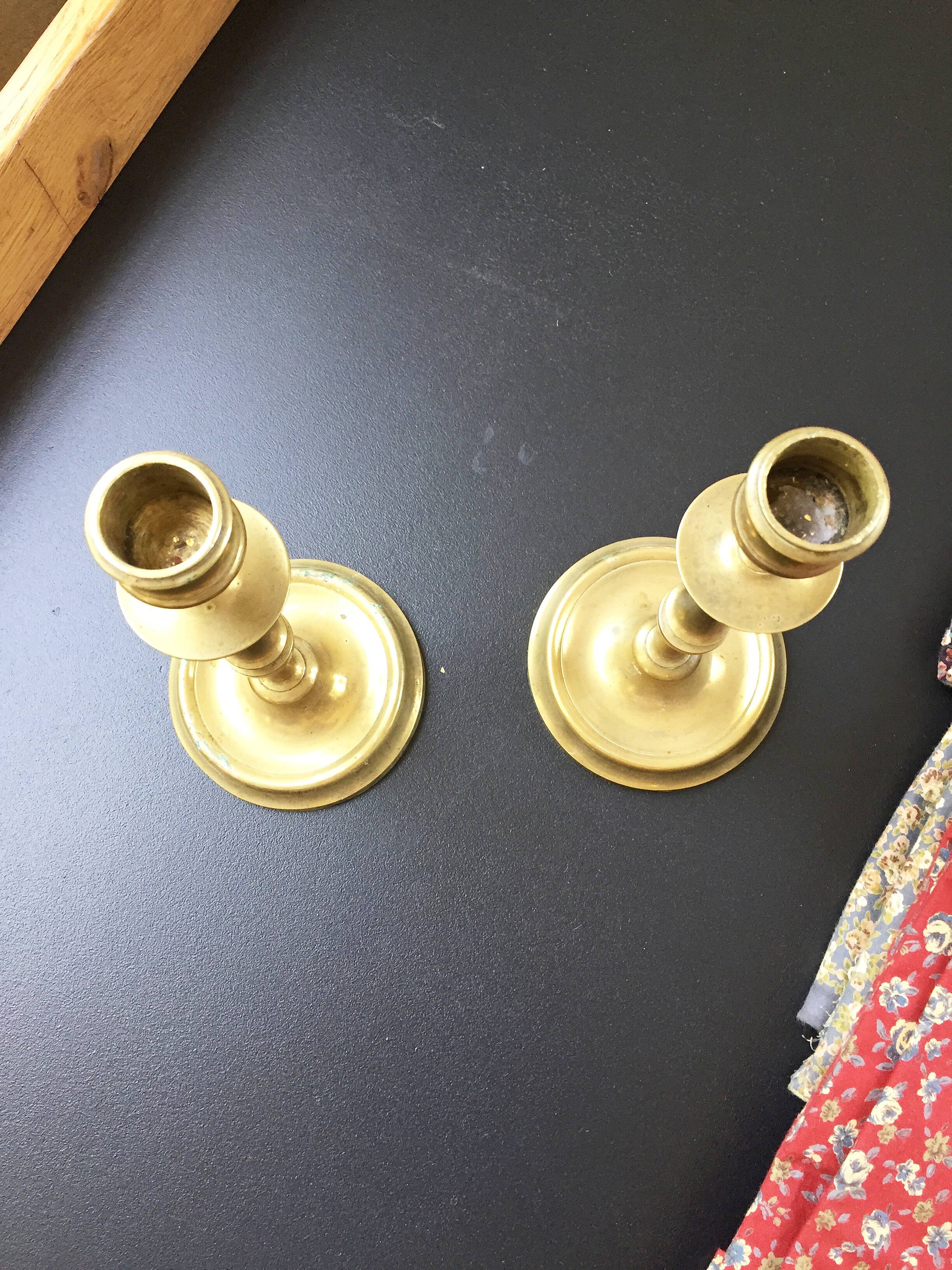 Paire de chandeliers en laiton