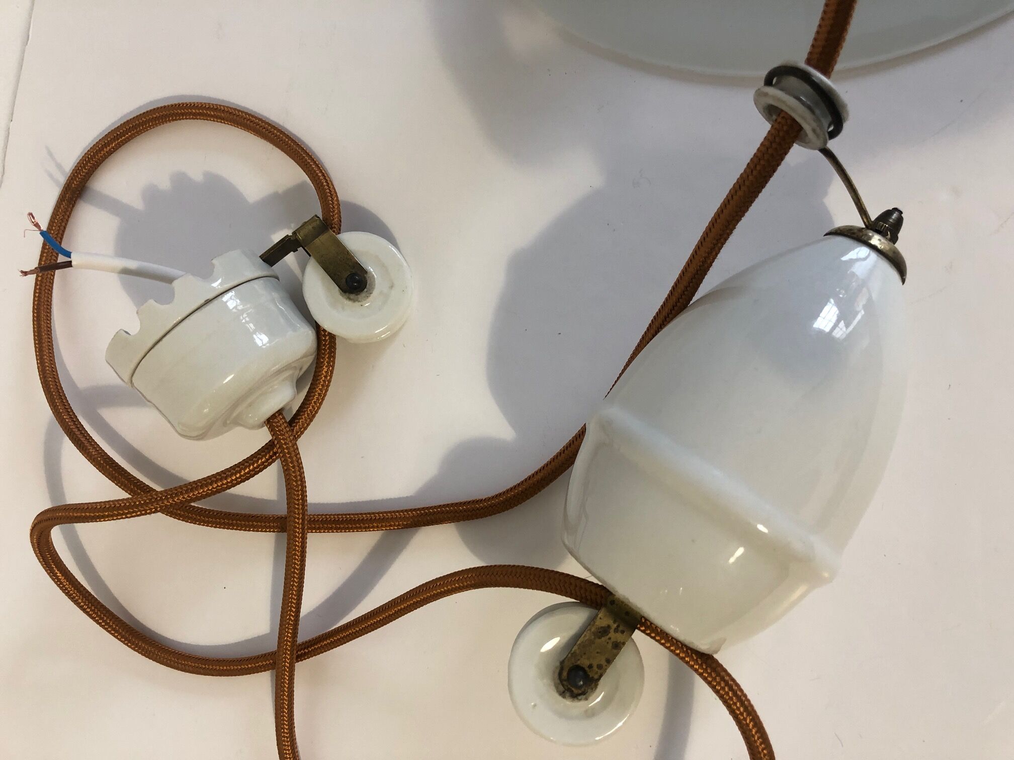 Suspension rises and falls in opaline