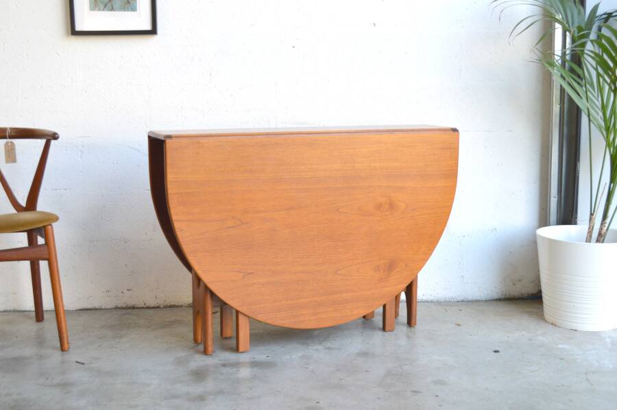 Table en teck à rabats